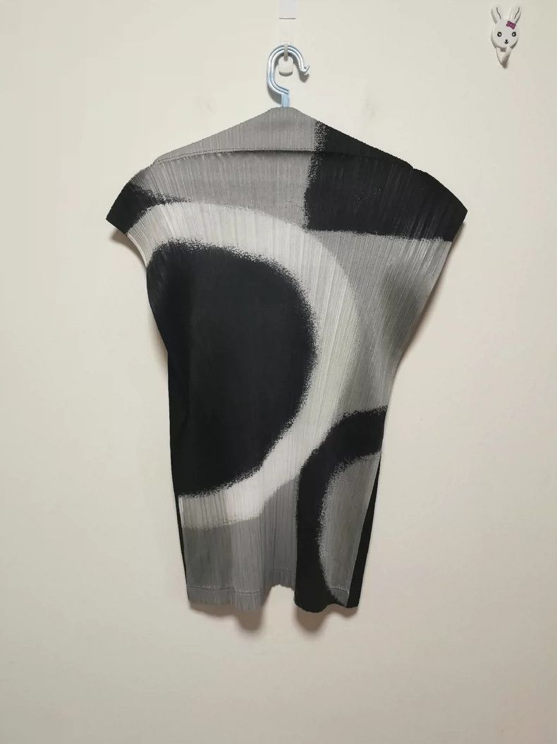 Issey Miyake Issey Miyake size:3 Black and white pleated ink-wash short Size S / US 4 / IT 40 - 2 Thumbnail