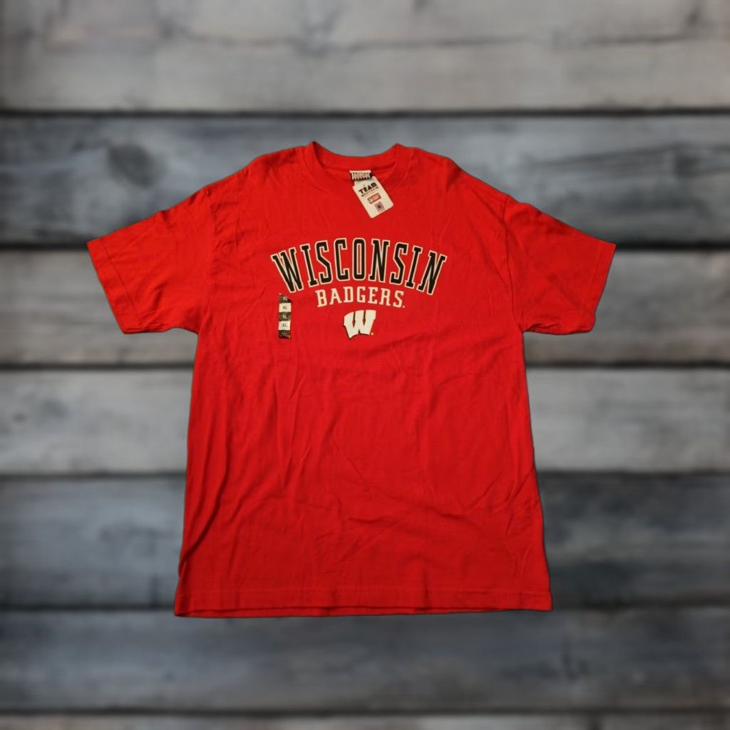 Vintage VINTAGE Foot Locker Wisconsin Badgers T-Shirt Shirt XL Red Short Sleeve Crew Neck Graphic Print Men’s Deadstock NWT Size US XL / EU 56 / 4 - 1 Thumbnail
