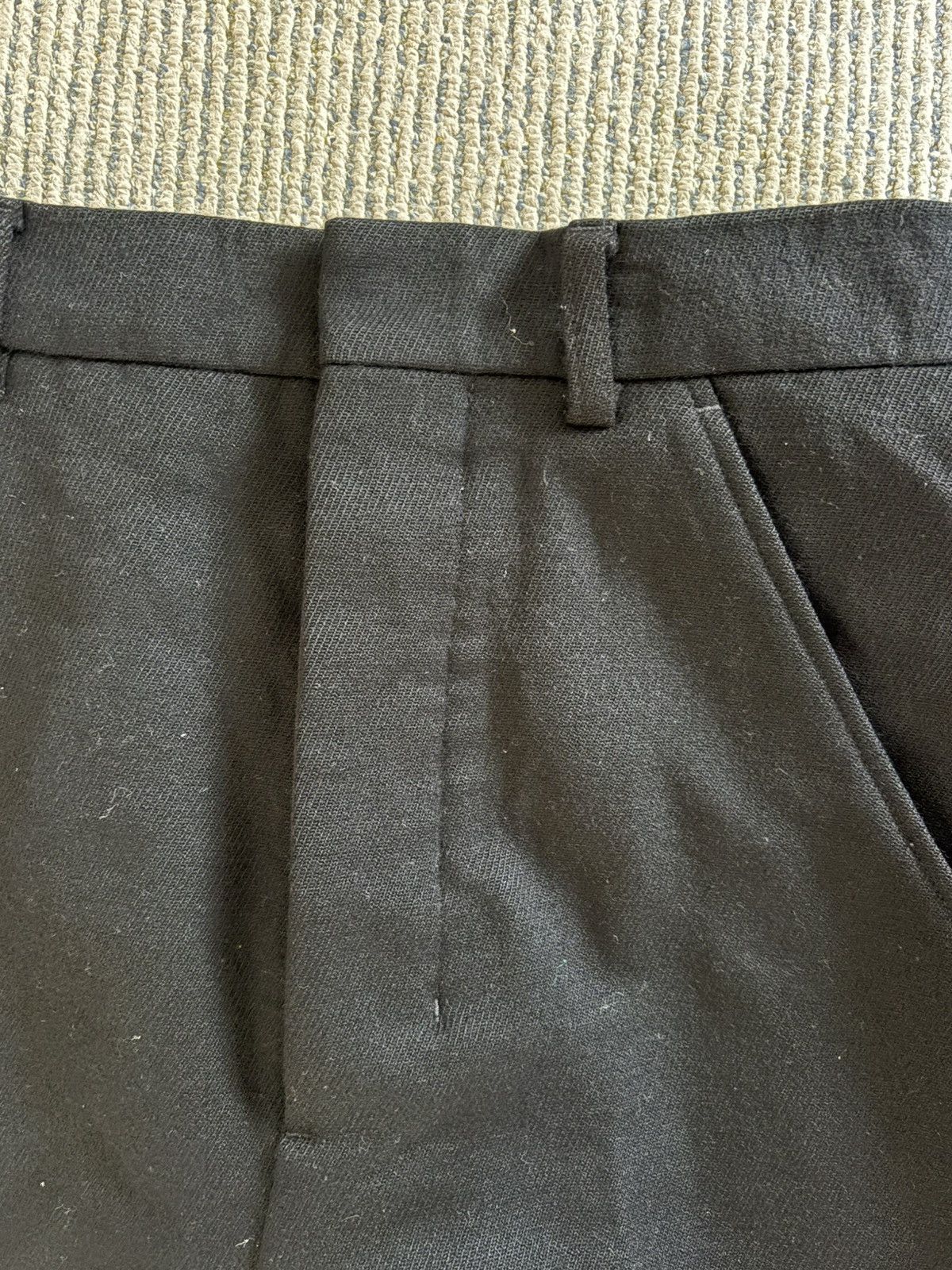 AMI Black Wool Pleated Carrot Pants Size US 30 / EU 46 - 2 Thumbnail