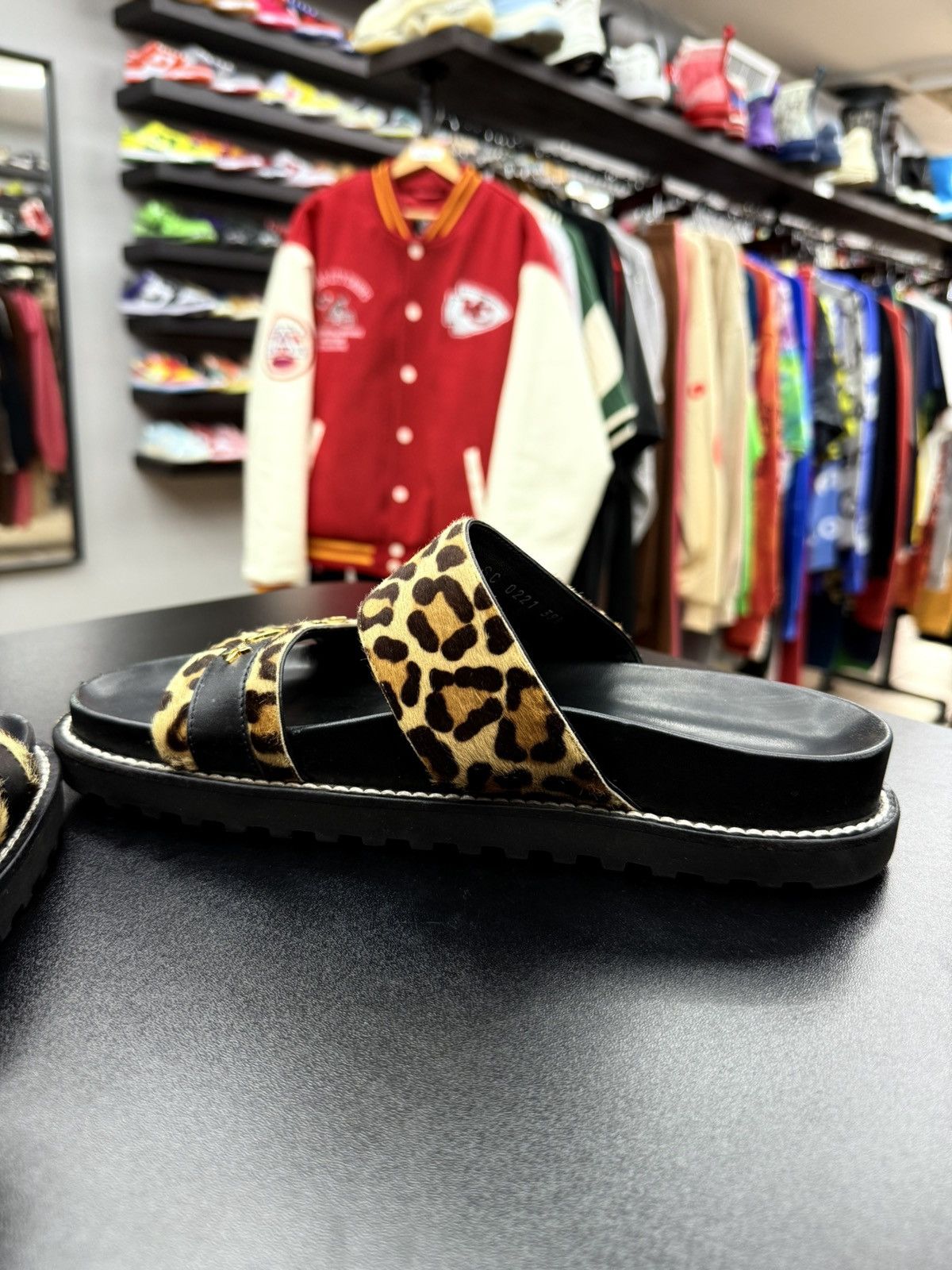 Louis Vuitton Louis Vuitton Bom Dia leopard sandals Size 39.5 / 9.5US Size US 9.5 / IT 39.5 - 13 Thumbnail