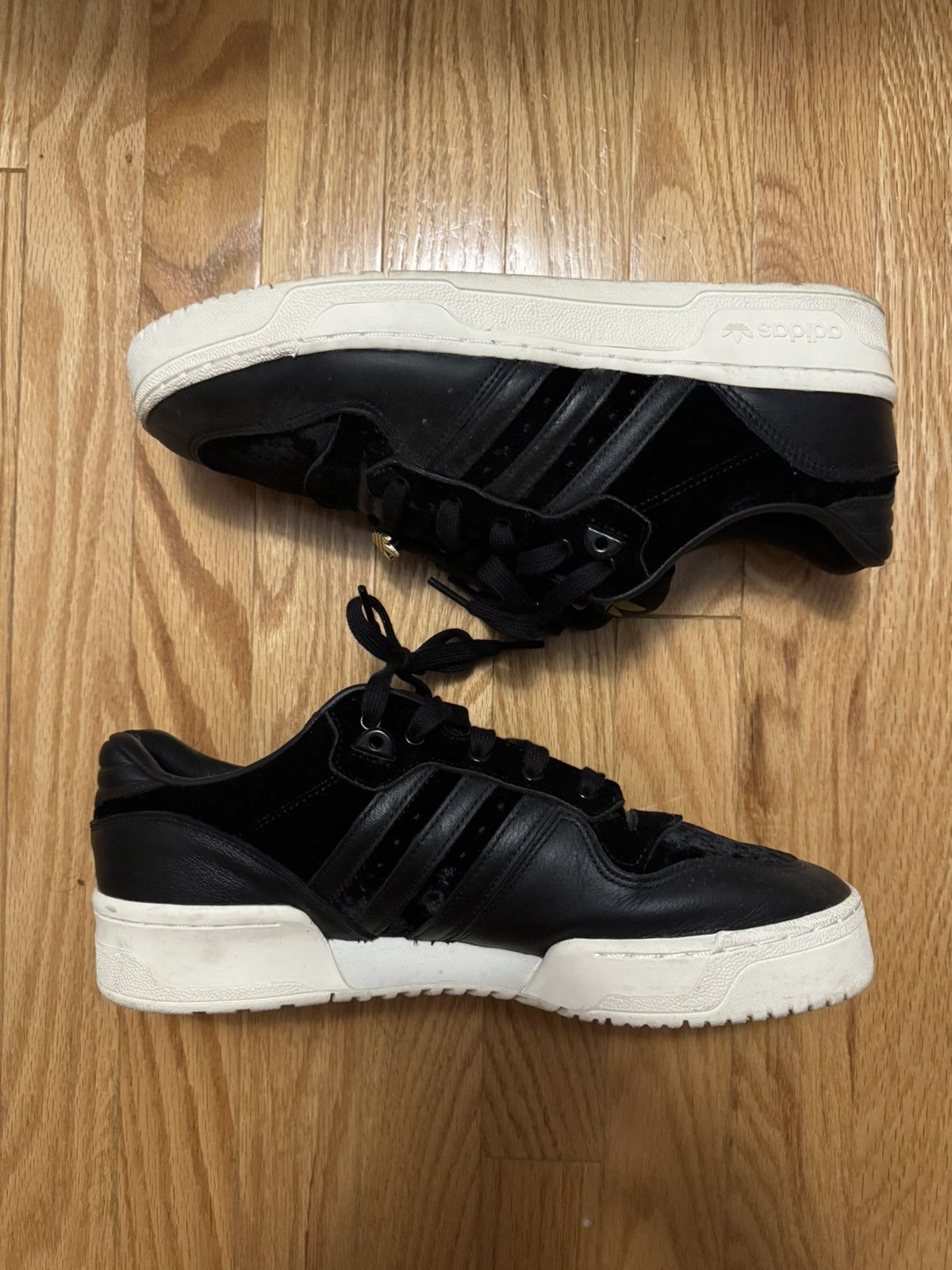 Adidas Adidas Rivalry Low Velvet Pack Size US 11 / EU 44 - 3 Thumbnail