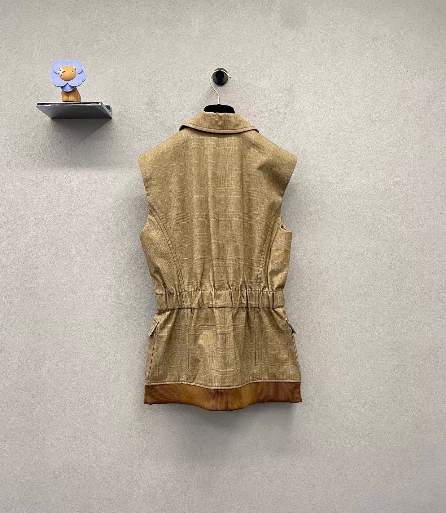 Chloe Chloe khaki sleeveless short jacket vintage fitted Size XS / US 0-2 / IT 36-38 - 2 Thumbnail