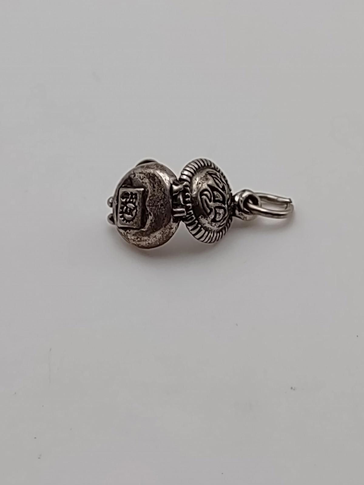 The Unbranded Brand Sterling Silver 925 Artisan Opening Pendant Locket Style Size ONE SIZE - 2 Thumbnail