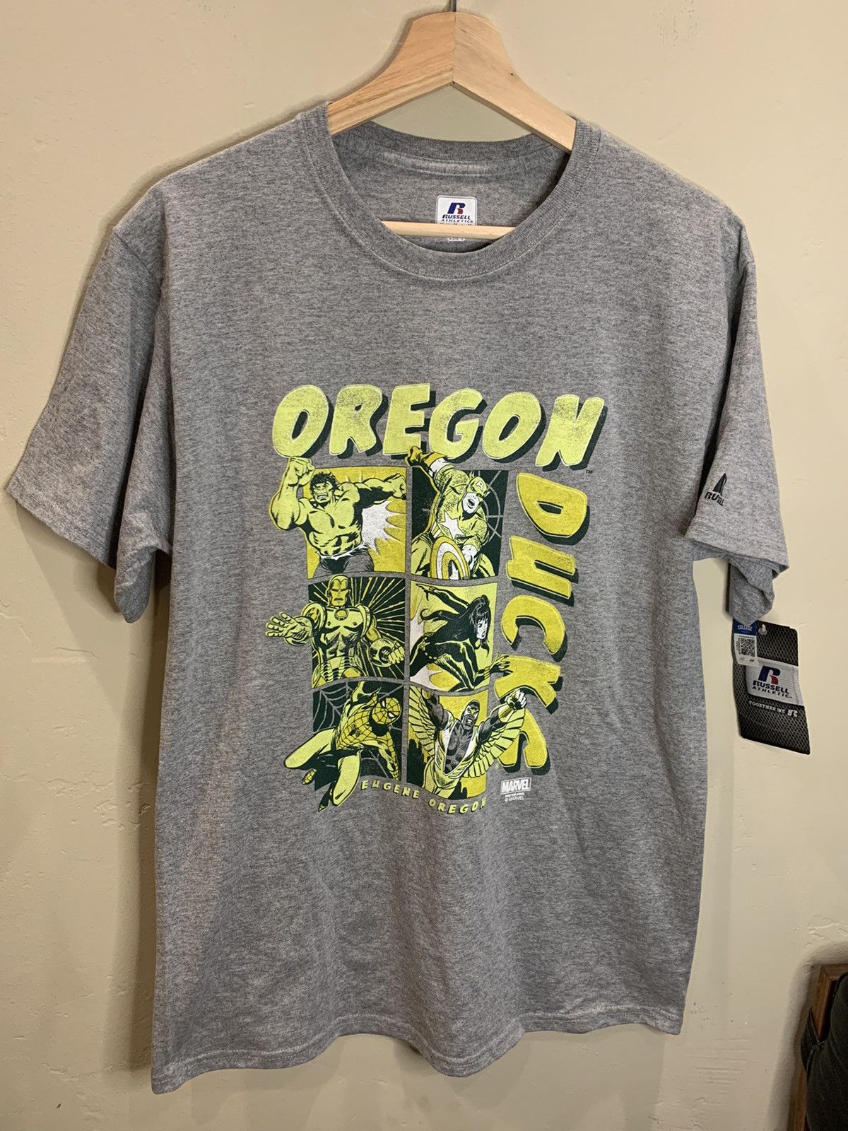 *RARE* Vintage Marvel Comics Oregon Ducks Russell T-Shirt M