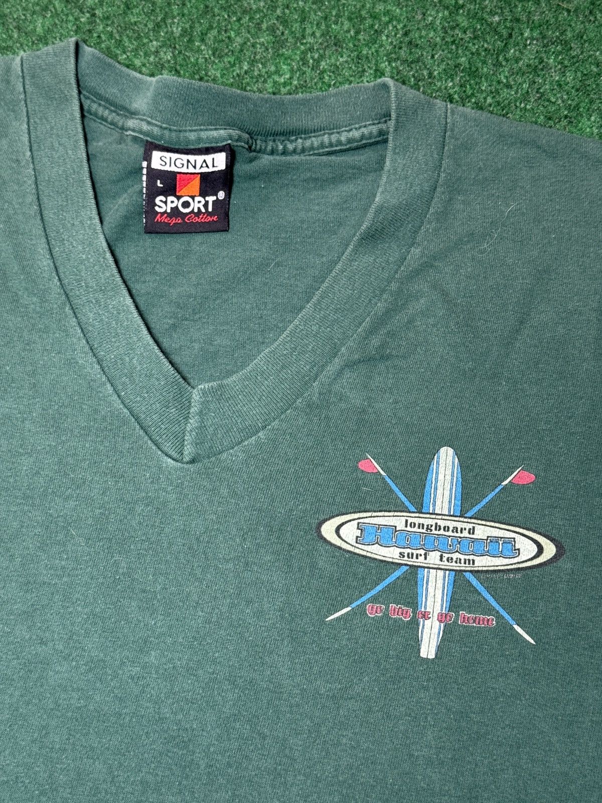Signal Sport Vintage 90s Hawaii Longboard Surf Team Surfer Go Big T Shirt Size US L / EU 52-54 / 3 - 2 Thumbnail