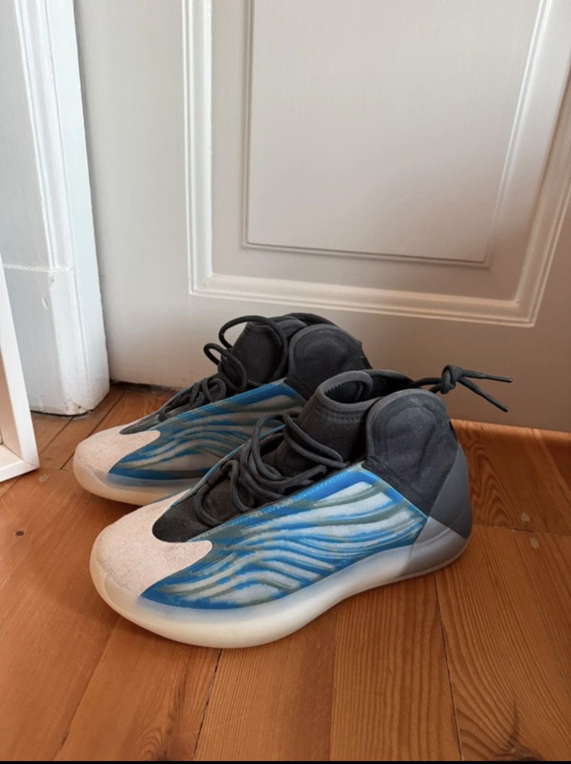 Adidas × Kanye West adidas yeezy qntm Size US 10.5 / EU 43-44 - 1 Thumbnail