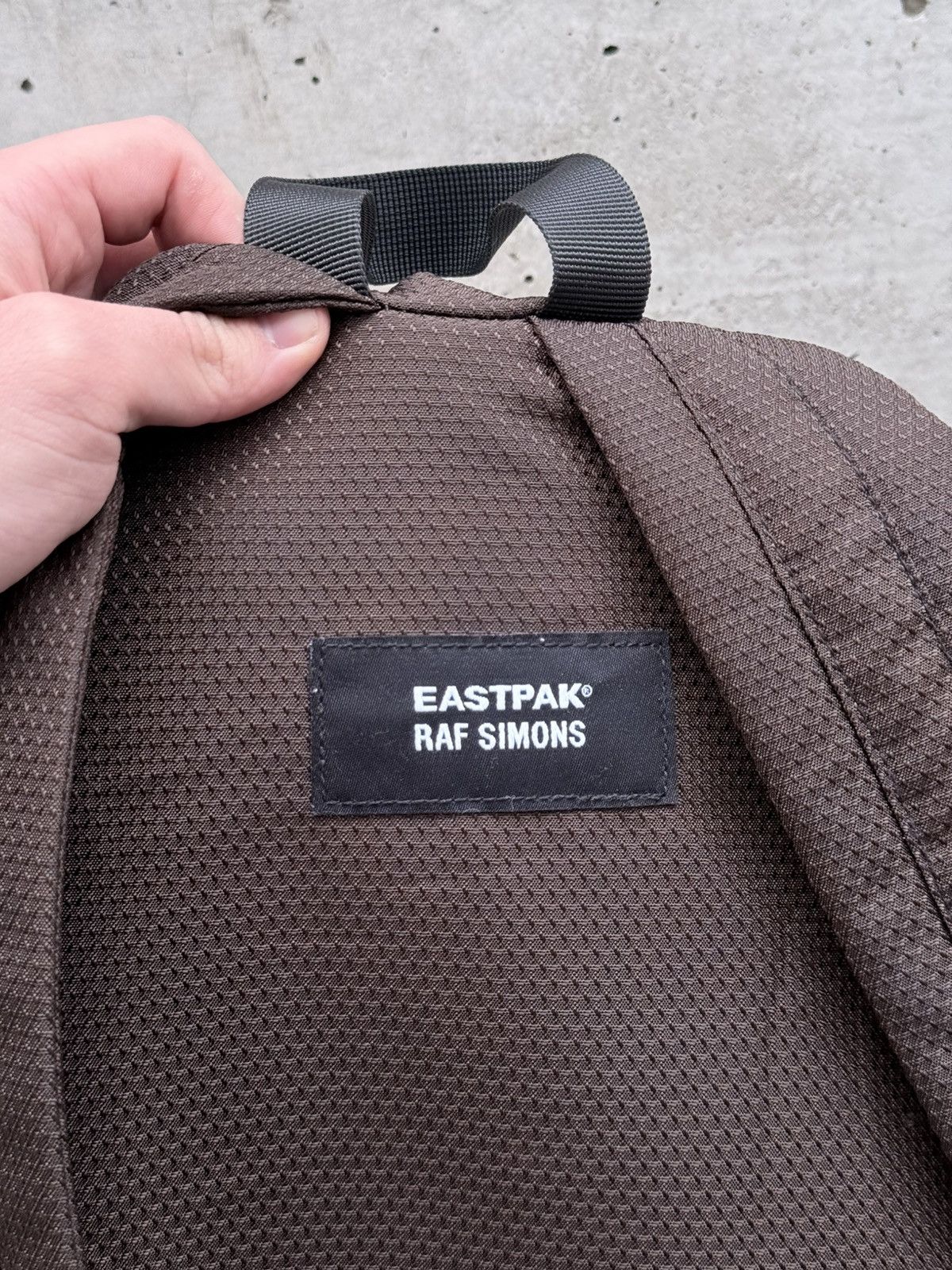 Eastpak × Raf Simons Raf Simons Eastpak R Patch Brown Size ONE SIZE - 3 Thumbnail