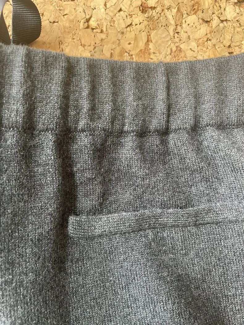 Brunello Cucinelli Brunello Cucinelli size M Iron gray beaded cashmere shorts Size 25" / US 0 / IT 36 - 7 Thumbnail