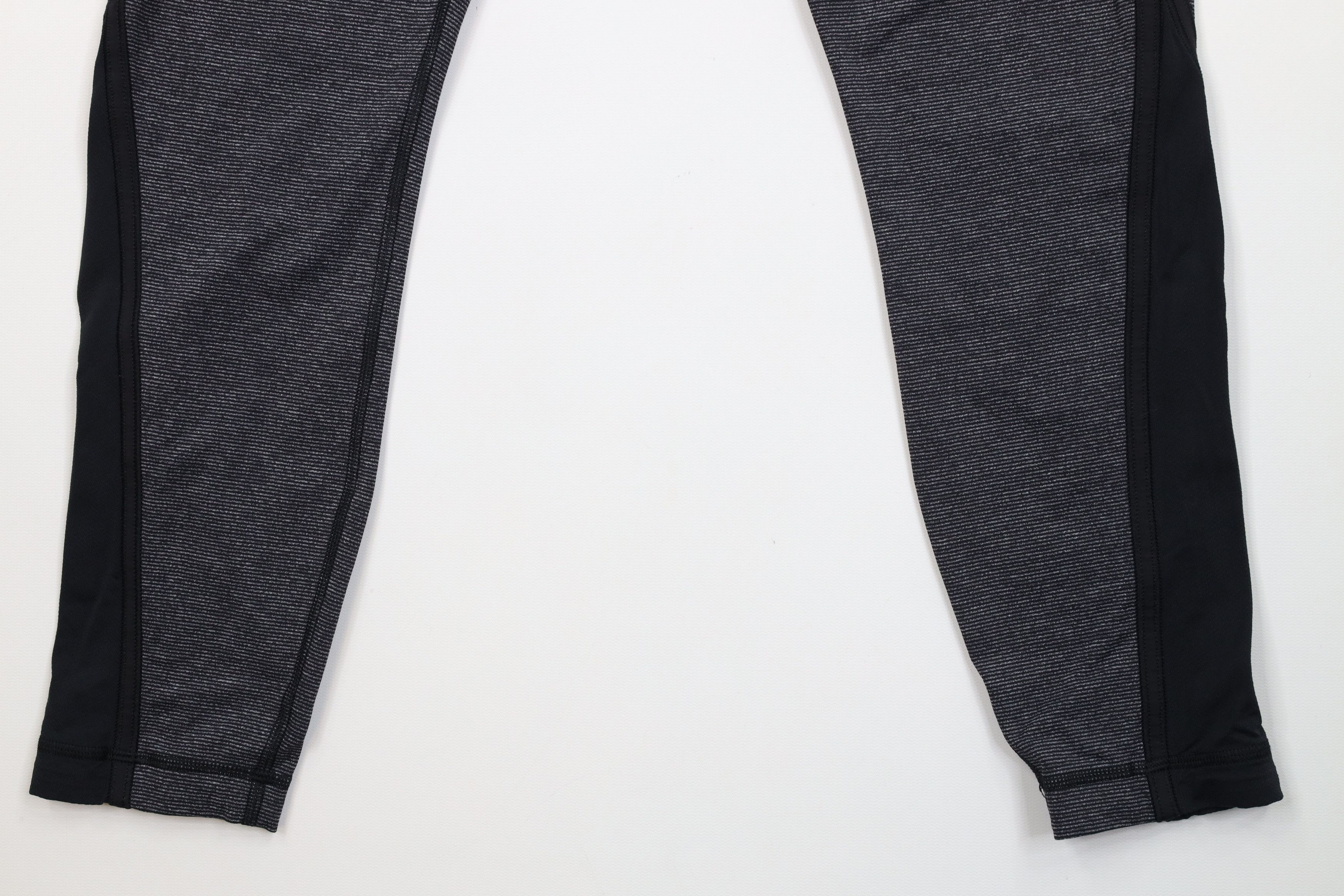 Lululemon Lululemon Under Tuxedo Striped Cropped Tights Yoga Pants Size 30" / US 8 / IT 44 - 4 Thumbnail