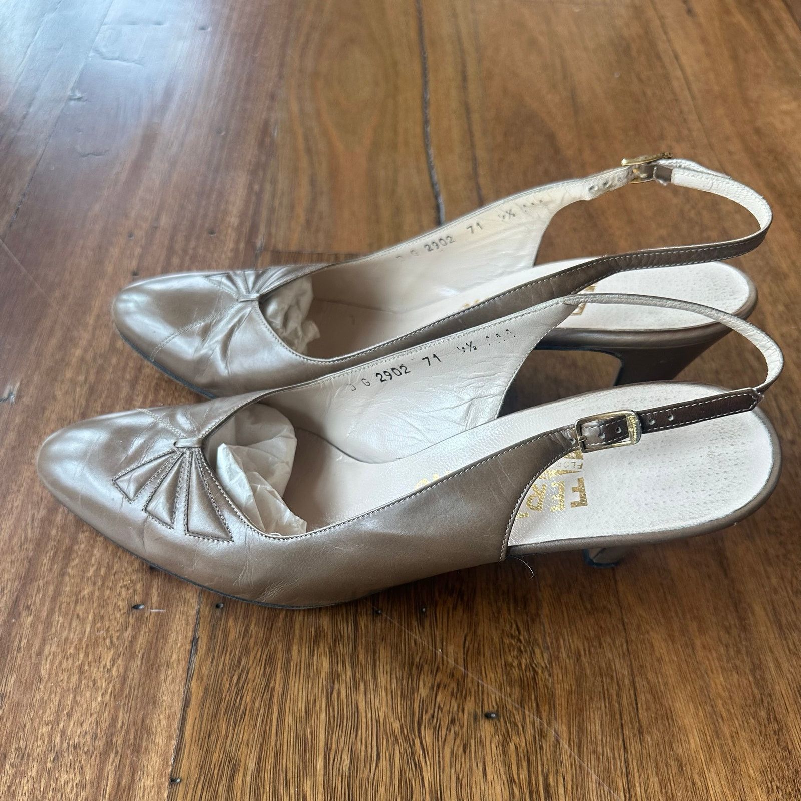 Salvatore Ferragamo Ferragamo brown leather pumps size 9.5 Size US 9.5 / IT 39.5 - 2 Thumbnail