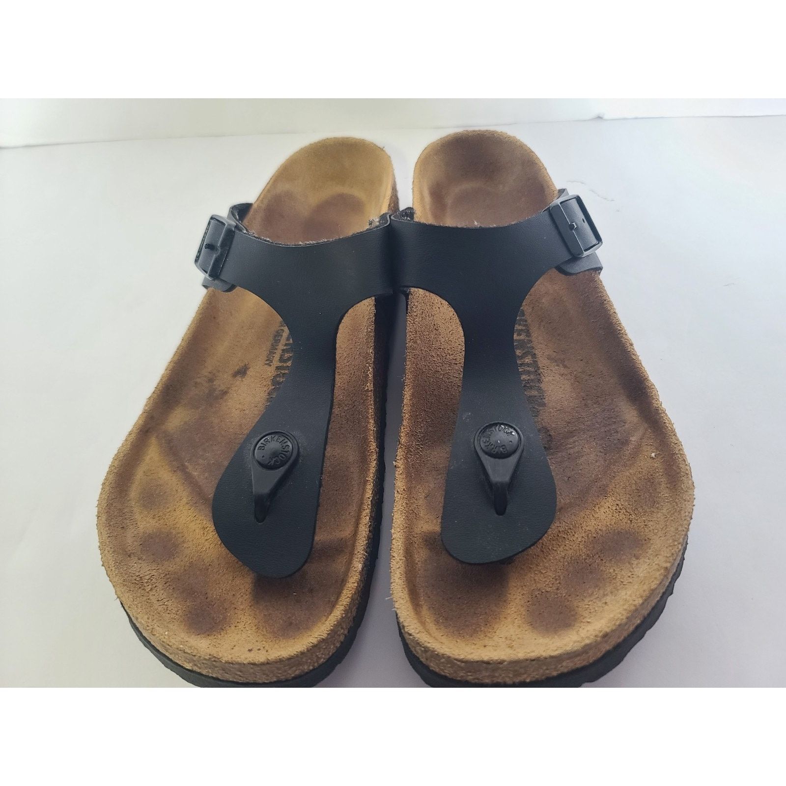 Birkenstock Birkenstock Womens Black Leather Gizeh Sandal EUR 38 US 7 Size US 7 / IT 37 - 5 Thumbnail