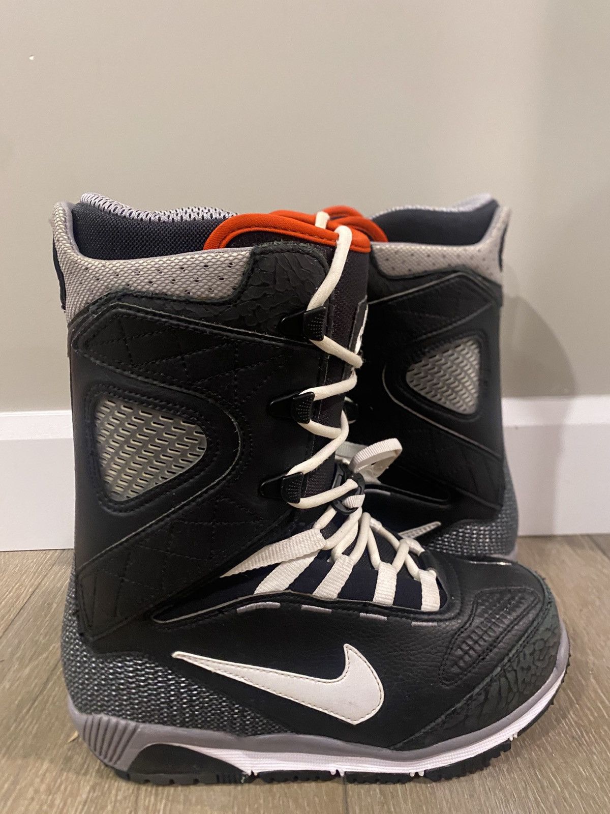 Nike Mens Nike Zoom Kaiju Snowboard Boots Black Cement Size 6 US Size US 6 / EU 39 - 1 Thumbnail