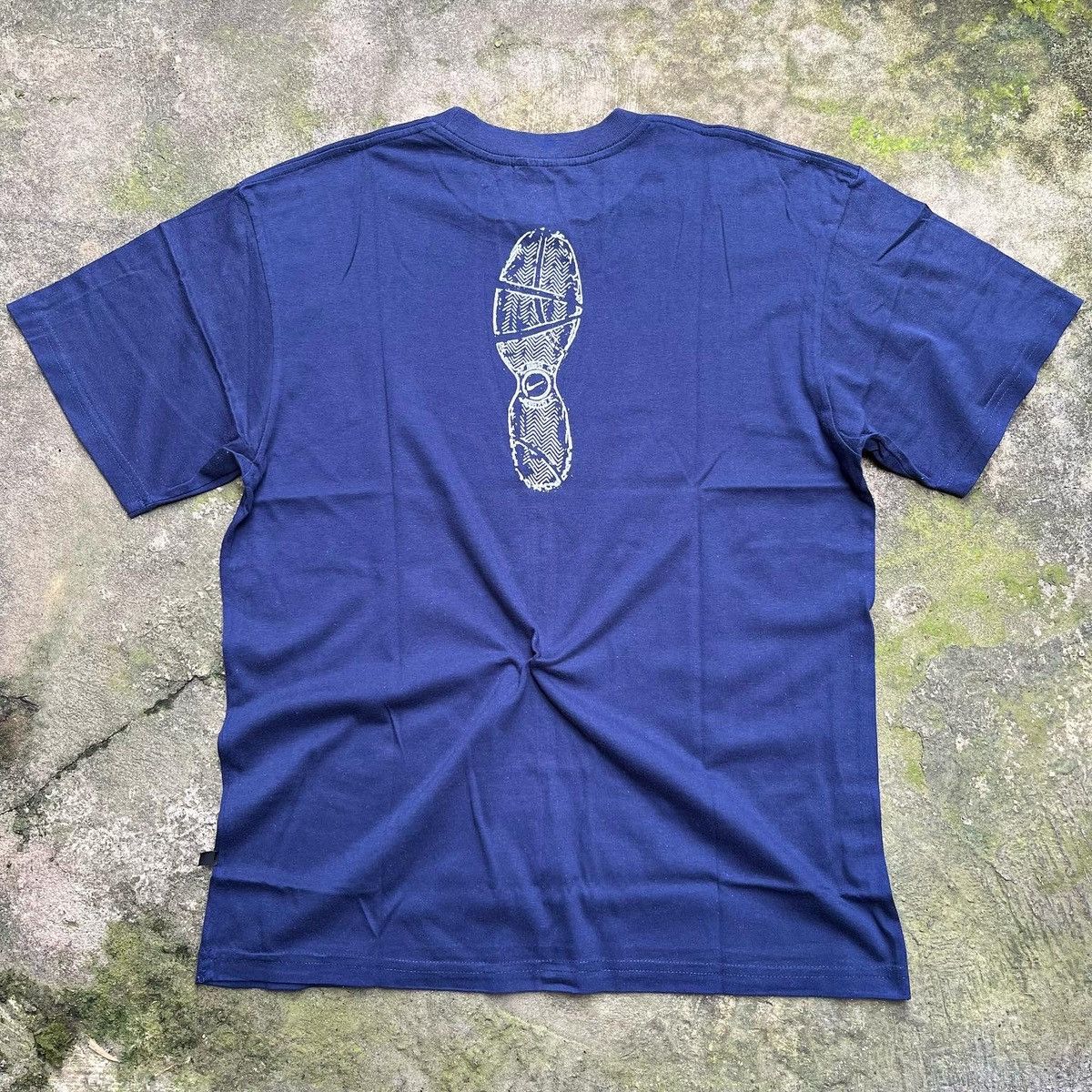 Nike × Vintage 90’s T-shirt NIKE vintage outsole navy Size US L / EU 52-54 / 3 - 1 Thumbnail