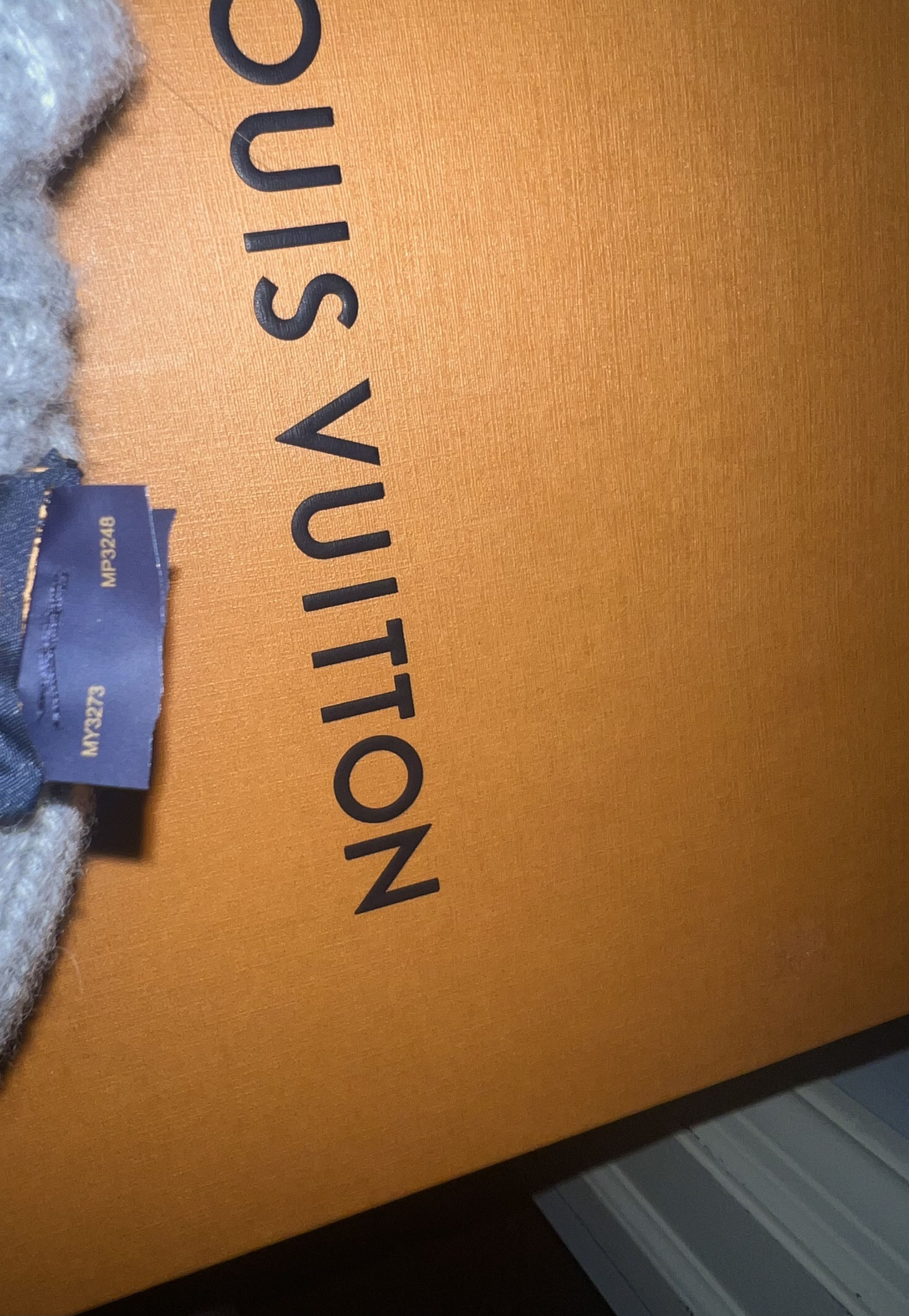 Louis Vuitton Louie Vuitton Ahead Cashmere Beanie Gray Size ONE SIZE - 6 Thumbnail