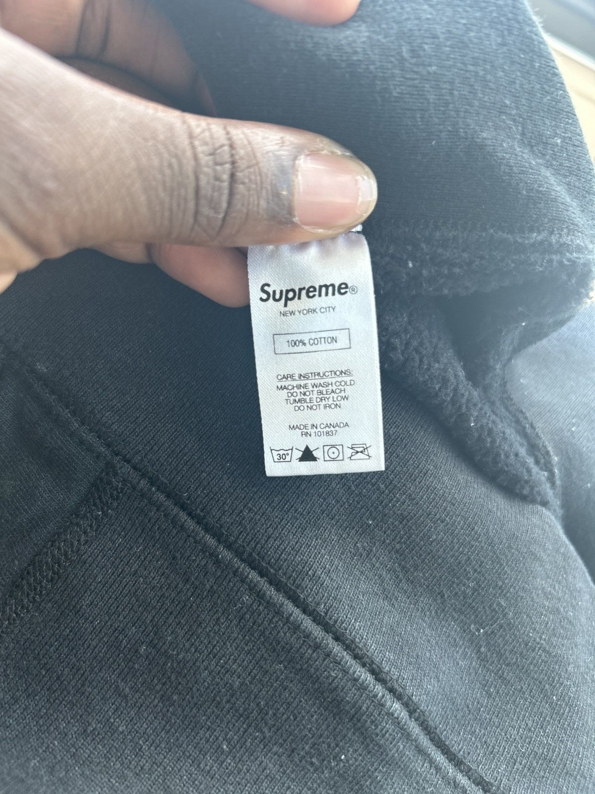 Supreme Black supreme hoodie size m Size US M / EU 48-50 / 2 - 7 Thumbnail