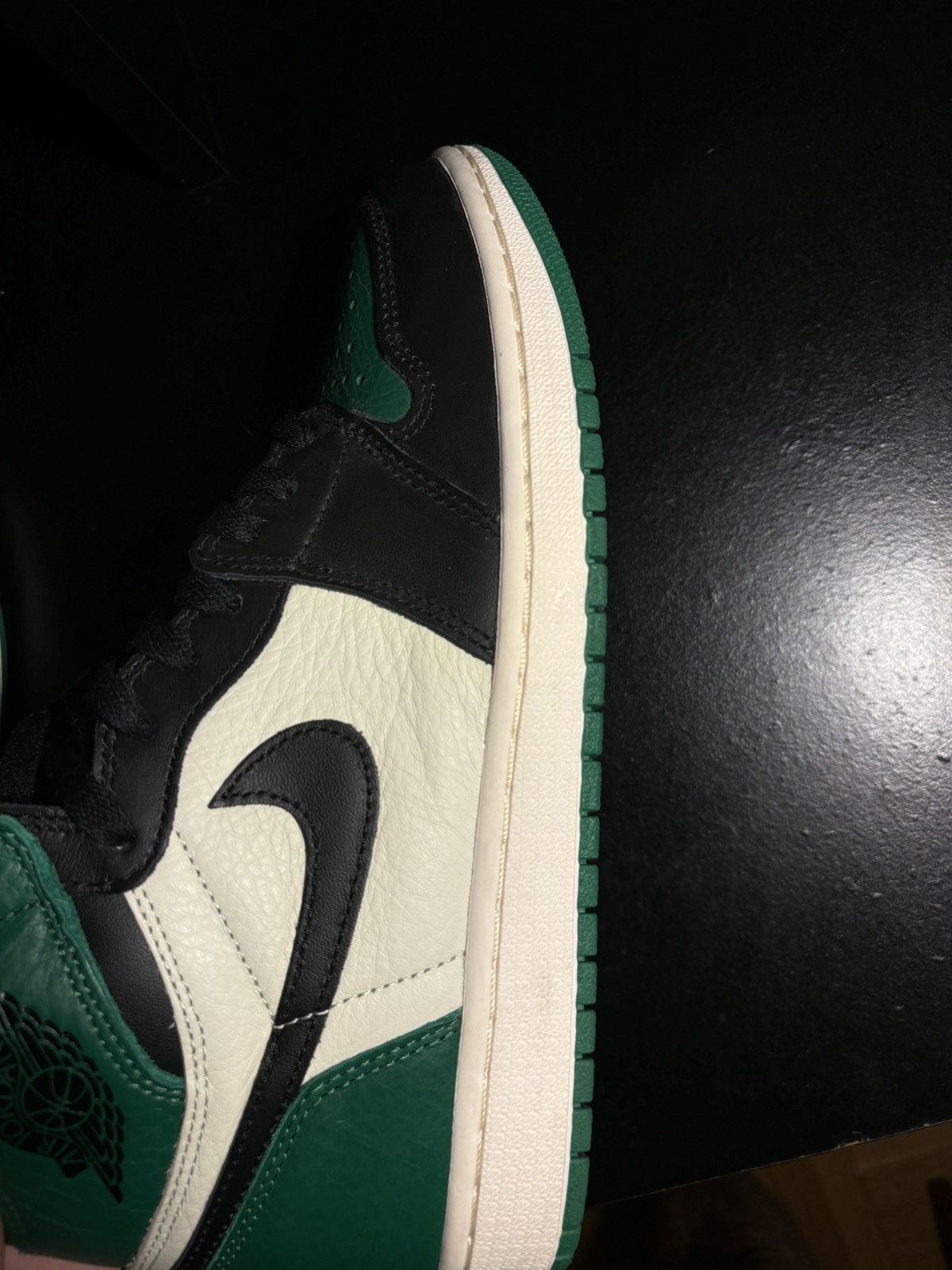 Jordan Brand Air Jordan 1 Retro High OG Pine Green ‘18 (1.0) Size US 9 / EU 42 - 18 Thumbnail