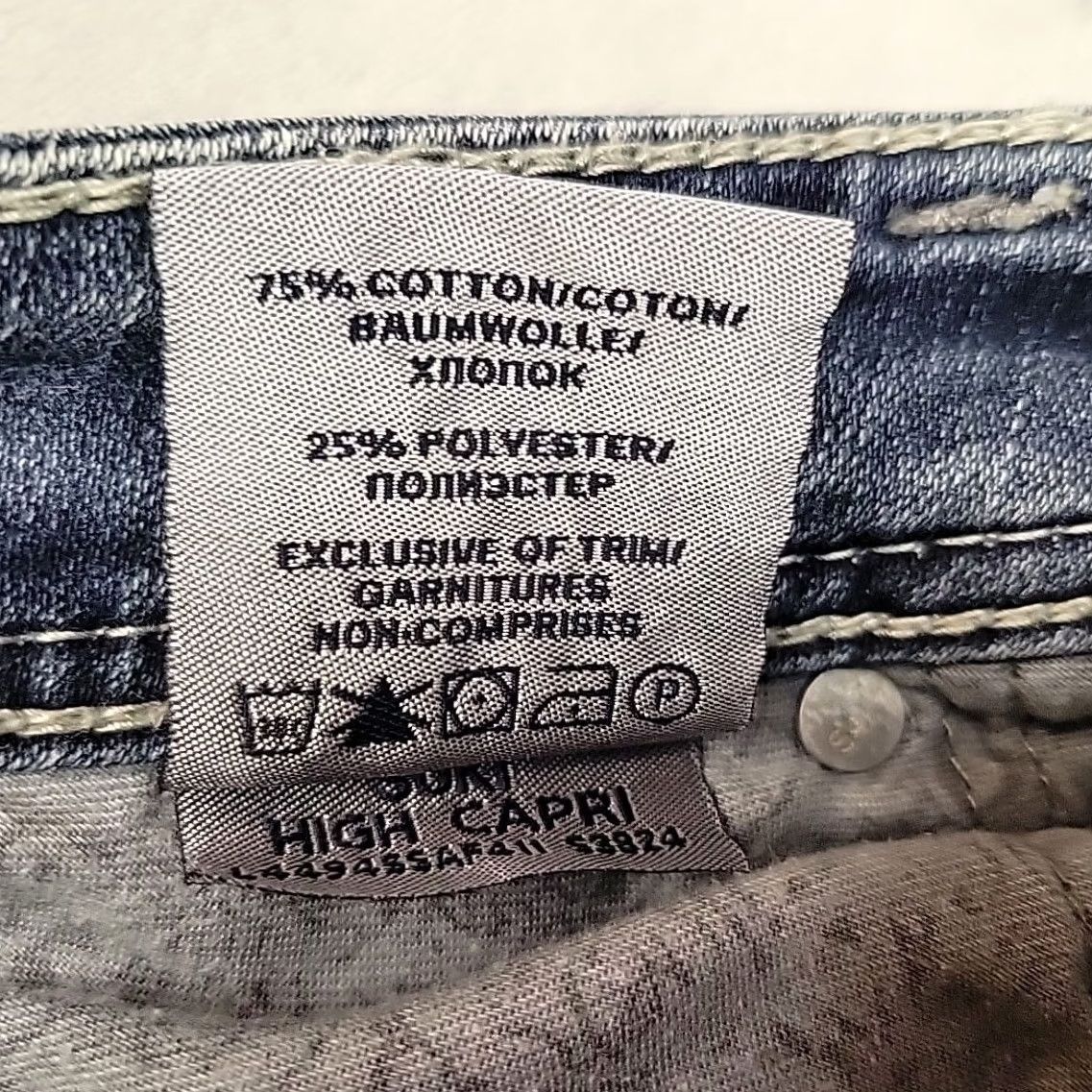 Silver Jeans Co. VINTAGE Silver Jeans Women 28 Suki High Capri Stretch Denim Blue 28 Capri Womens Jeans Size 28" / US 6 / IT 42 - 6 Thumbnail