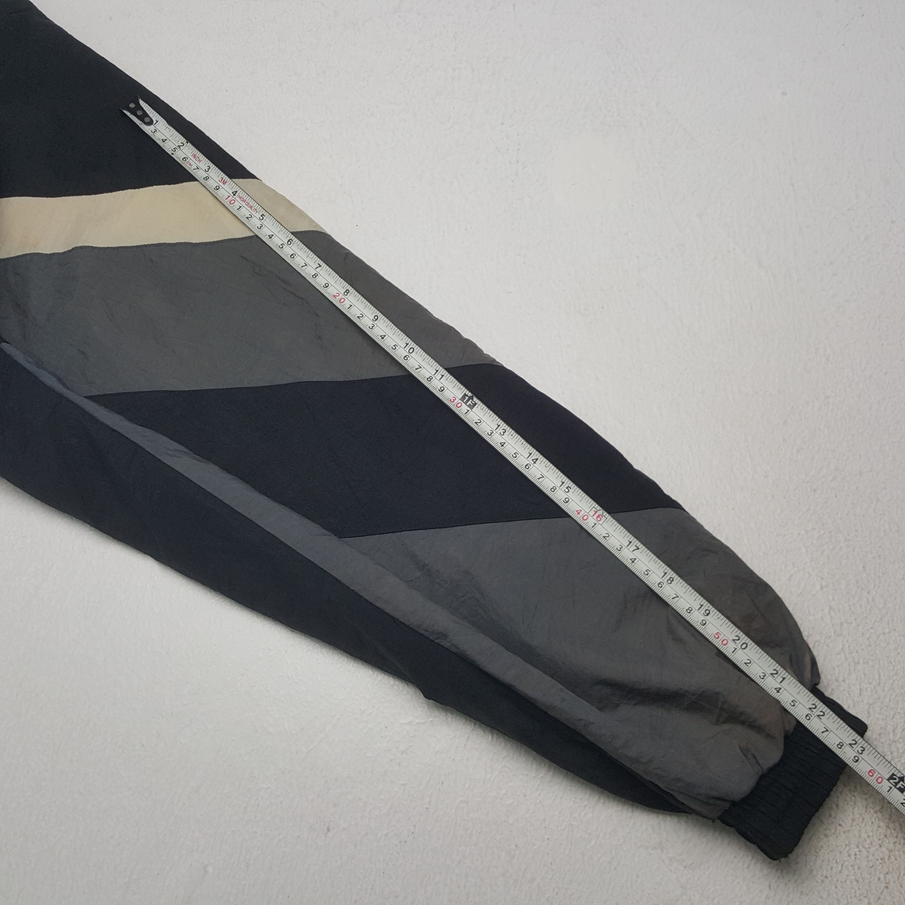 Reebok × Vintage Vintage Reebok Sport Windbreaker Zipper Jacket Size US XL / EU 56 / 4 - 9 Thumbnail