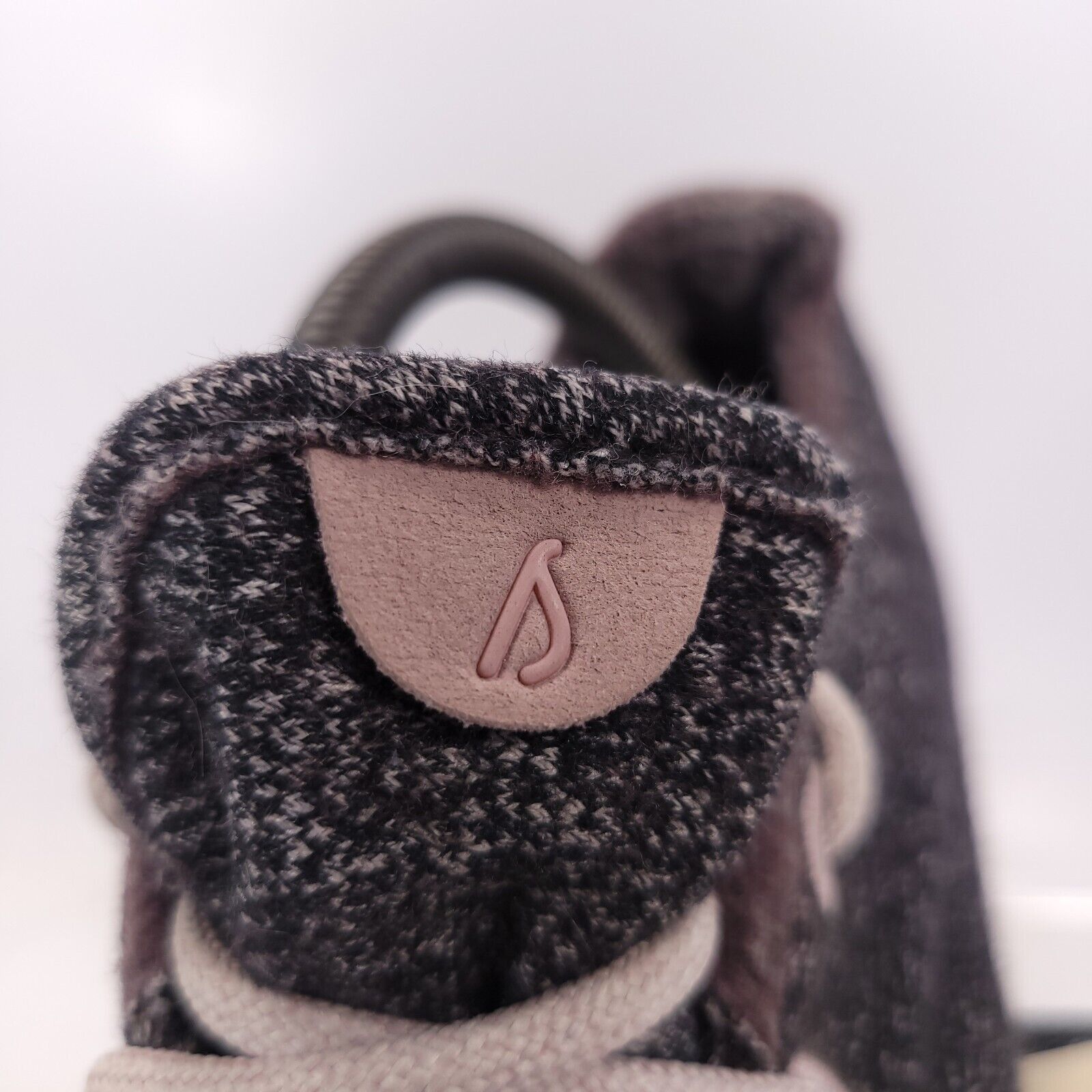 Allbirds Allbirds Wool Runner Athletic Shoe Womens Size 9 Black White Size US 9 / IT 39 - 8 Thumbnail