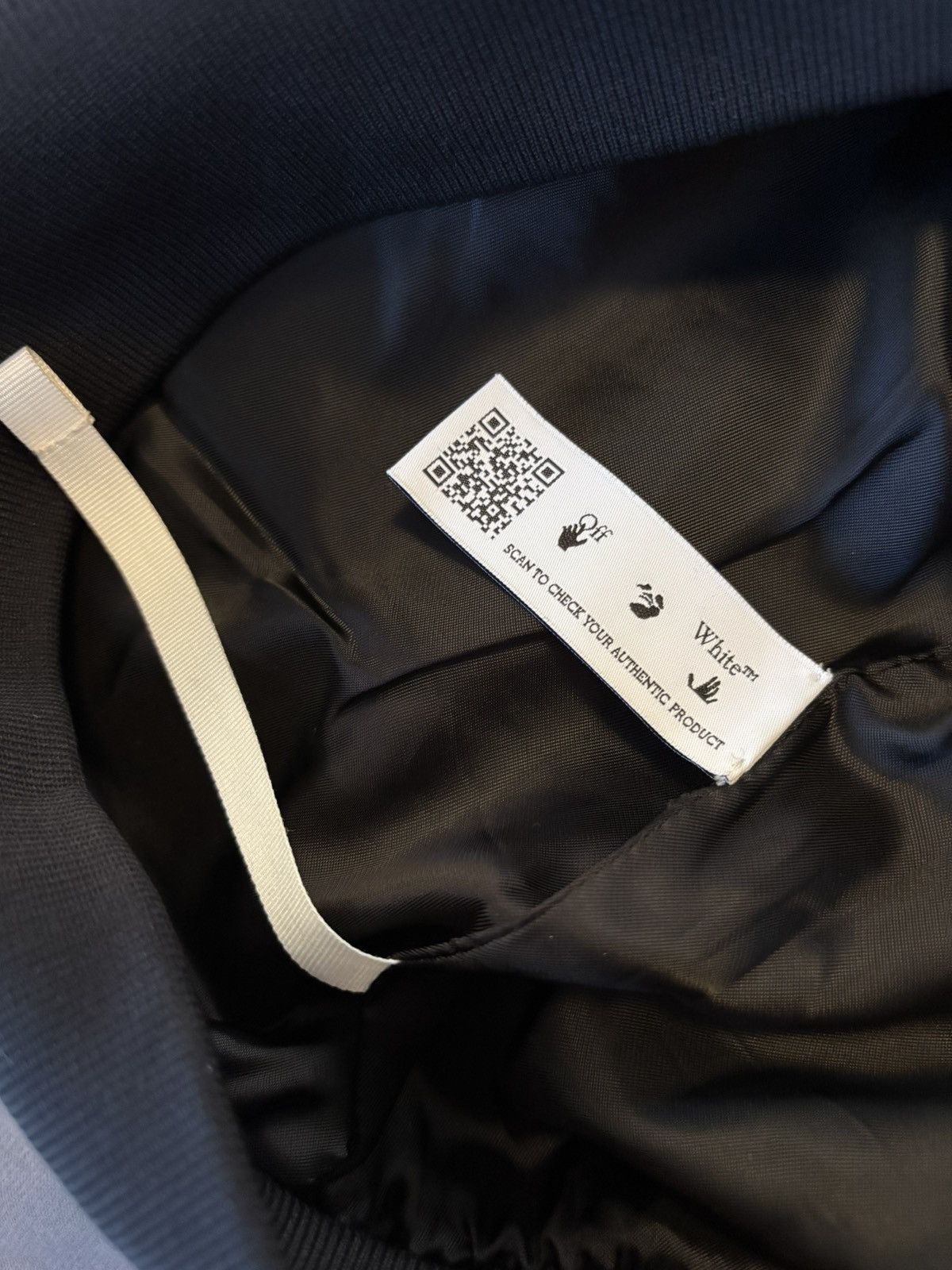 Off-White Off white black and orange bomber jacket size medium Size US M / EU 48-50 / 2 - 5 Thumbnail