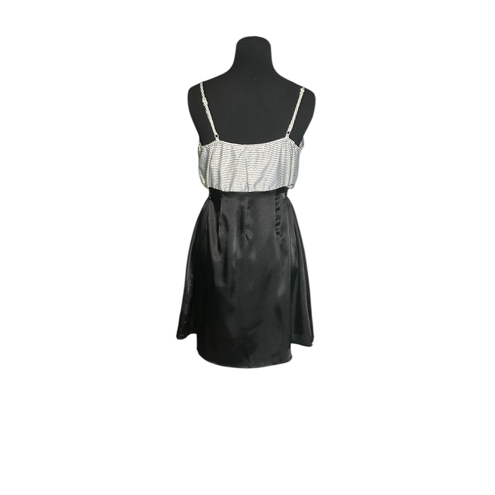 MINKPINK Minkpink black white satin summer mini dress size 12 Size XL / US 12-14 / IT 48-50 - 8 Thumbnail