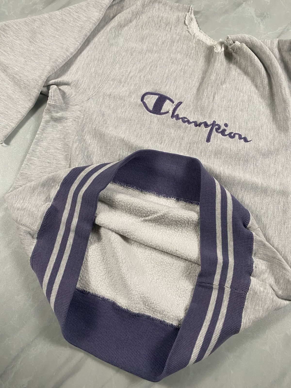 Champion Rare Vintage 90s Destroyed Reverse Weave Crewneck Size US M / EU 48-50 / 2 - 5 Thumbnail