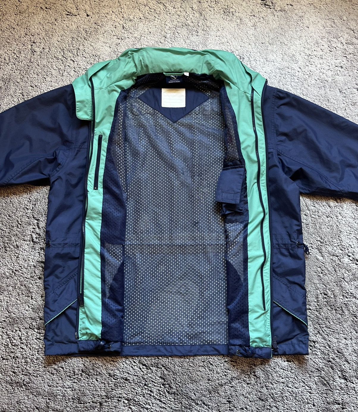 Red Bull Red Bull Sauber Petronas F1 Racing Team Jacket Size M Size US M / EU 48-50 / 2 - 15 Thumbnail