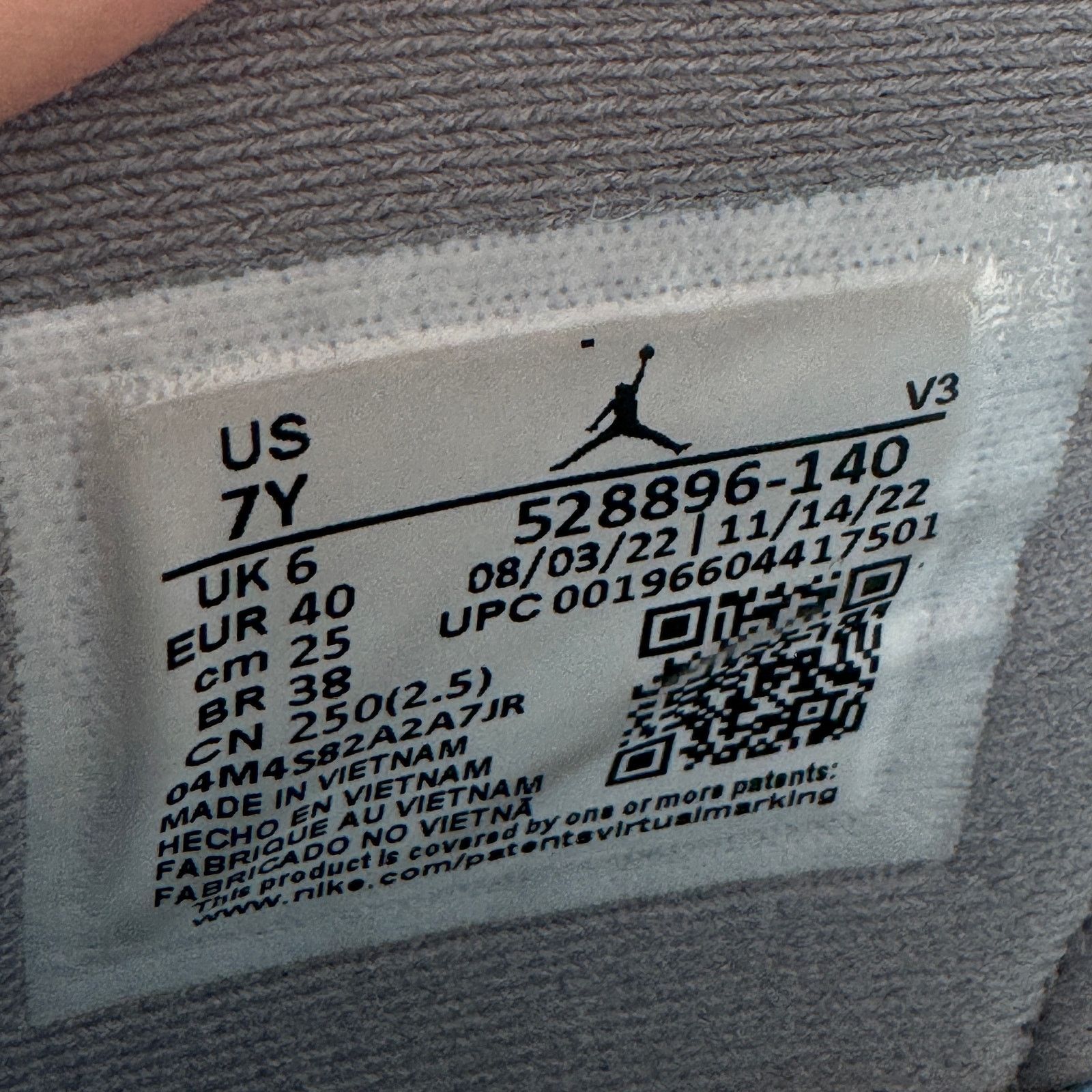 Jordan Brand × Nike Size 7 - Air Jordan 11 Retro Low GS Cement Grey Men's Shoes Size US 7 / EU 40 - 8 Thumbnail
