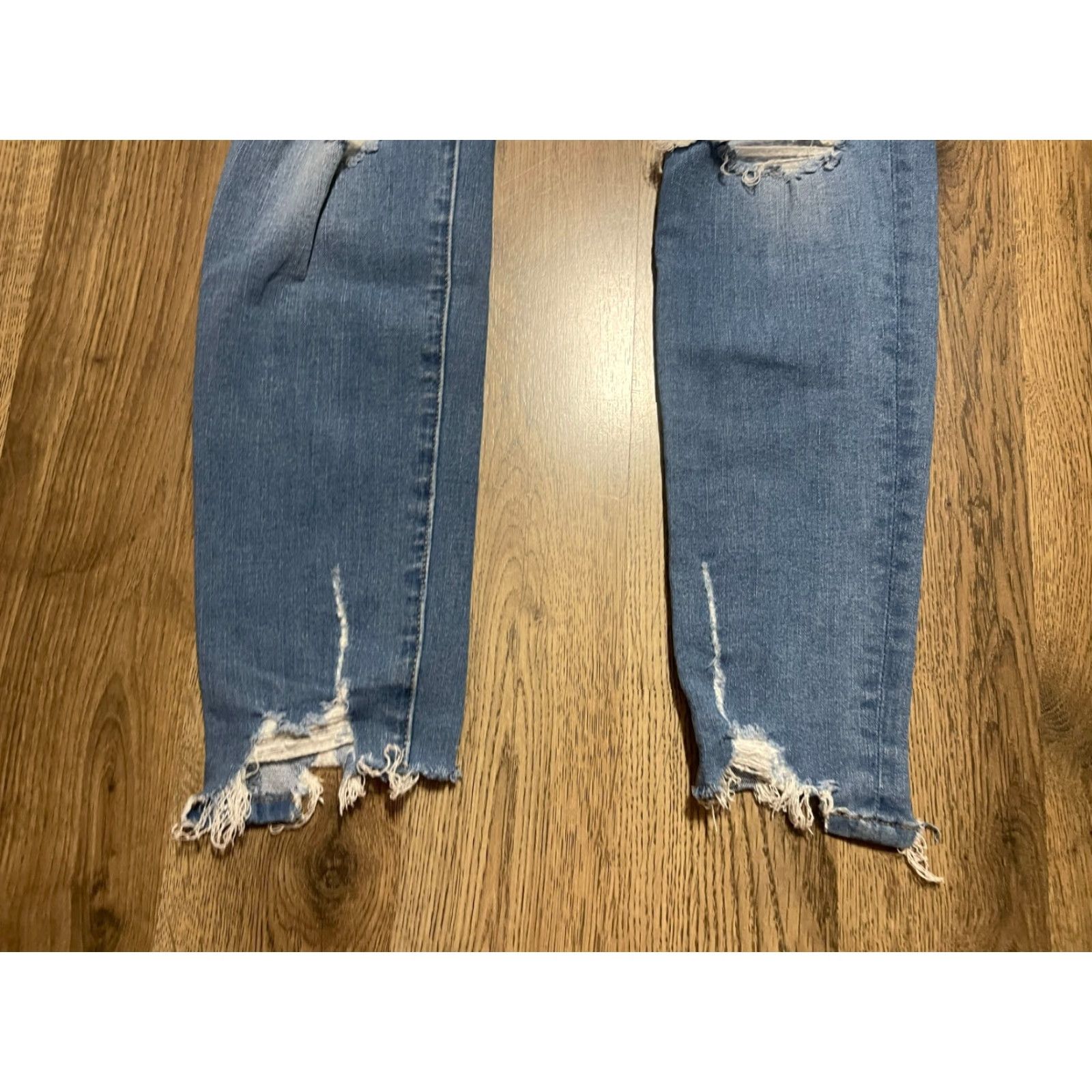 American Eagle Outfitters American Eagle Jeans Women's Size 4 Blue Denim The Dream Jean Cut Out Size 27" / US 4 / IT 40 - 3 Thumbnail