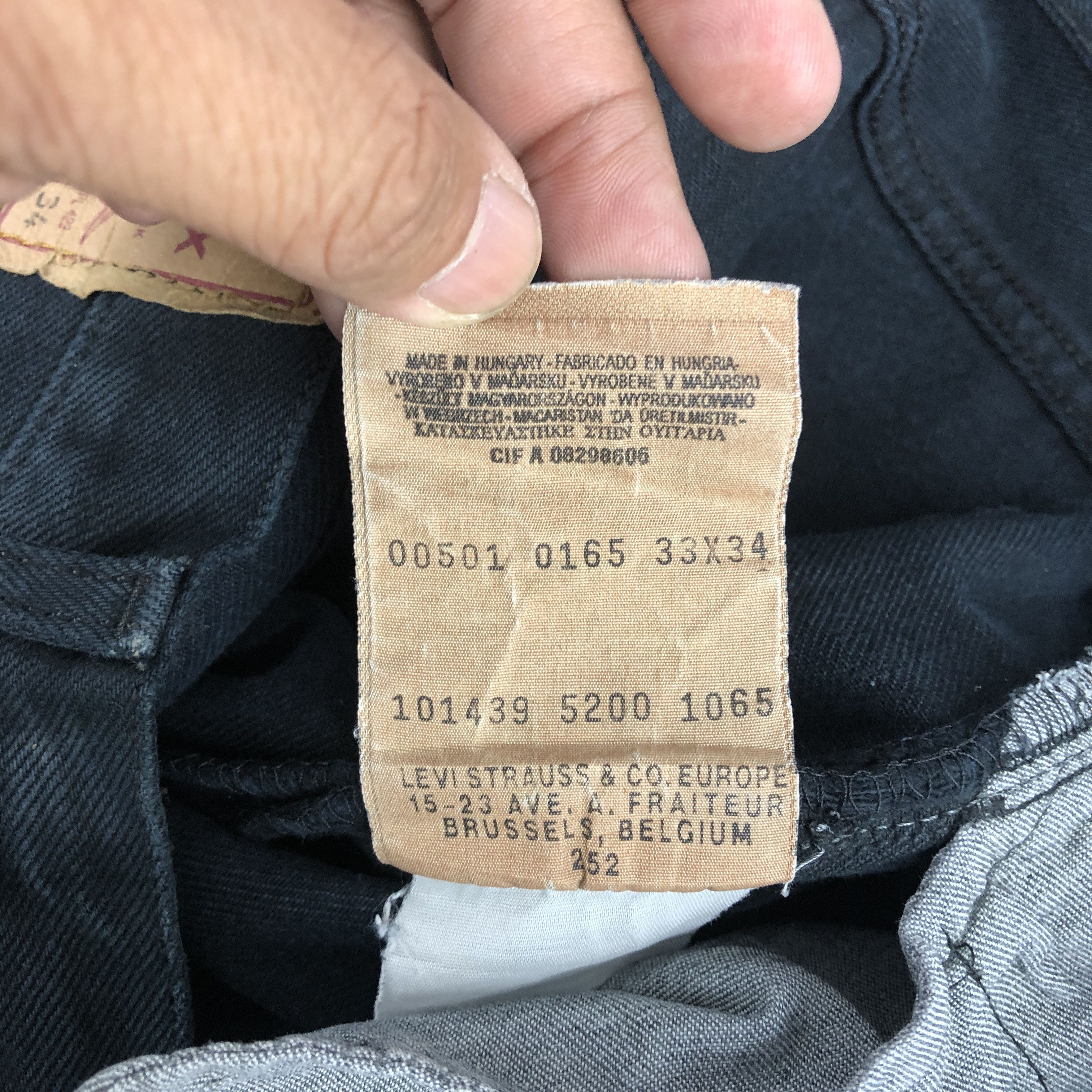 Levi's Vintage 90s Levis 501 Super Black Jeans Ripped Denim BS47591 Size US 30 / EU 46 - 10 Thumbnail