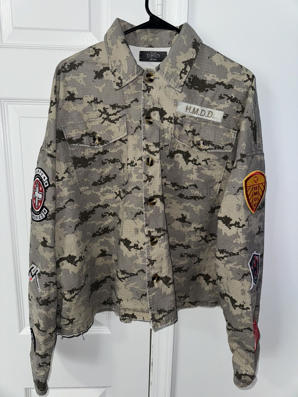 HMDD Happy Memories Don’t Die HMDD fatigue button up digi camo Size US L / EU 52-54 / 3 - 1 Thumbnail