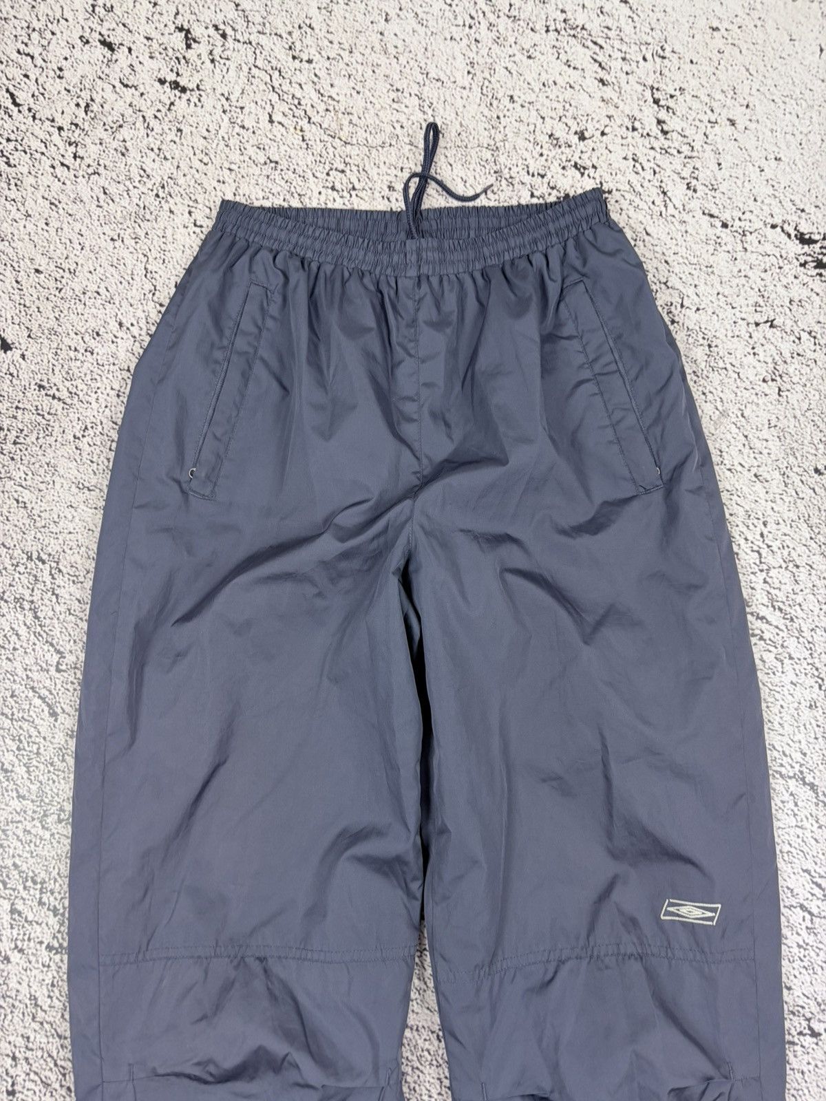 Umbro Vintage Umbro Nylon Track Pants Grey Y2K Blokecore Size US 30 / EU 46 - 3 Thumbnail