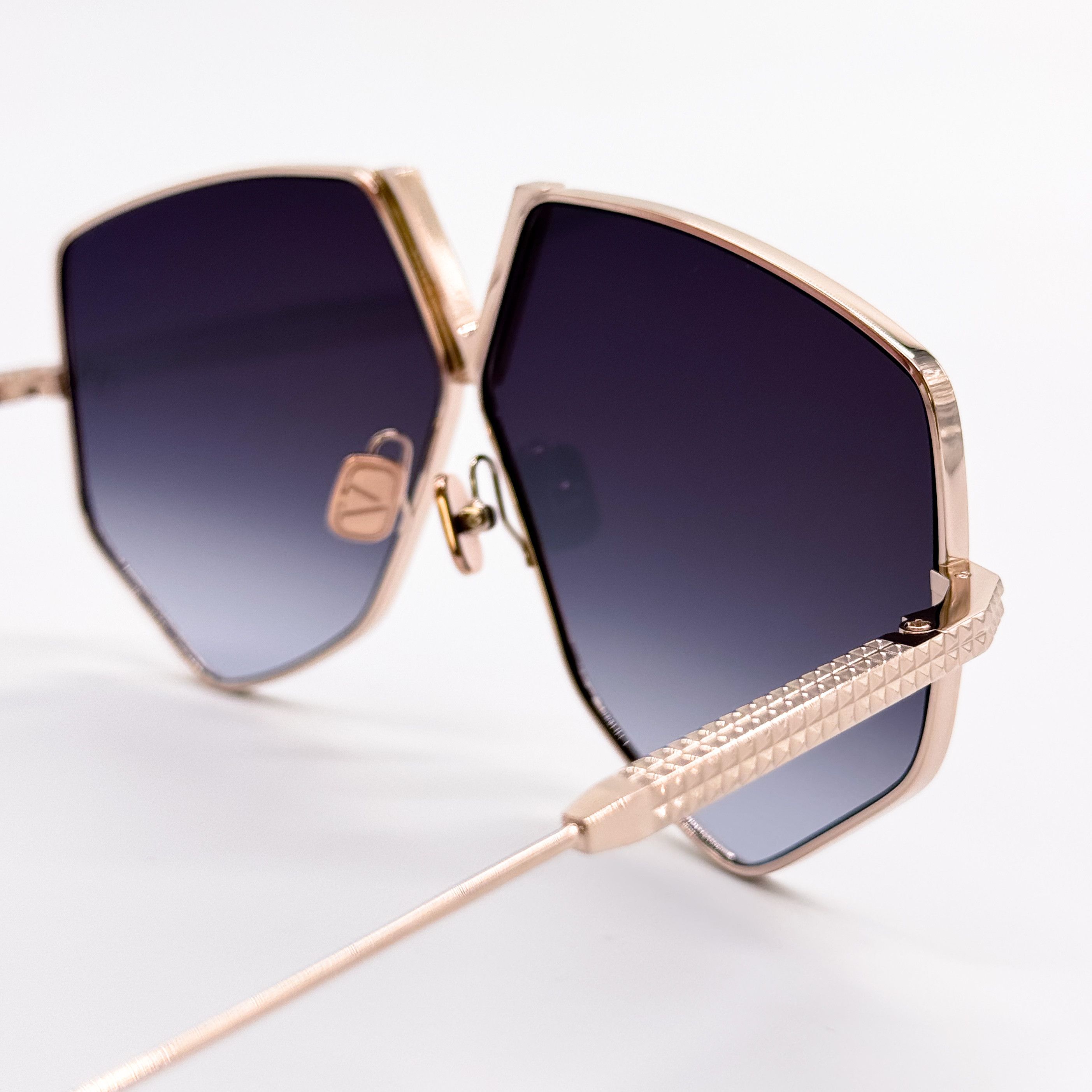 Valentino NEW VALENTINO V-HEXAGON VLS-115A GRAY TITANIUM SUNGLASSES Size ONE SIZE - 8 Thumbnail