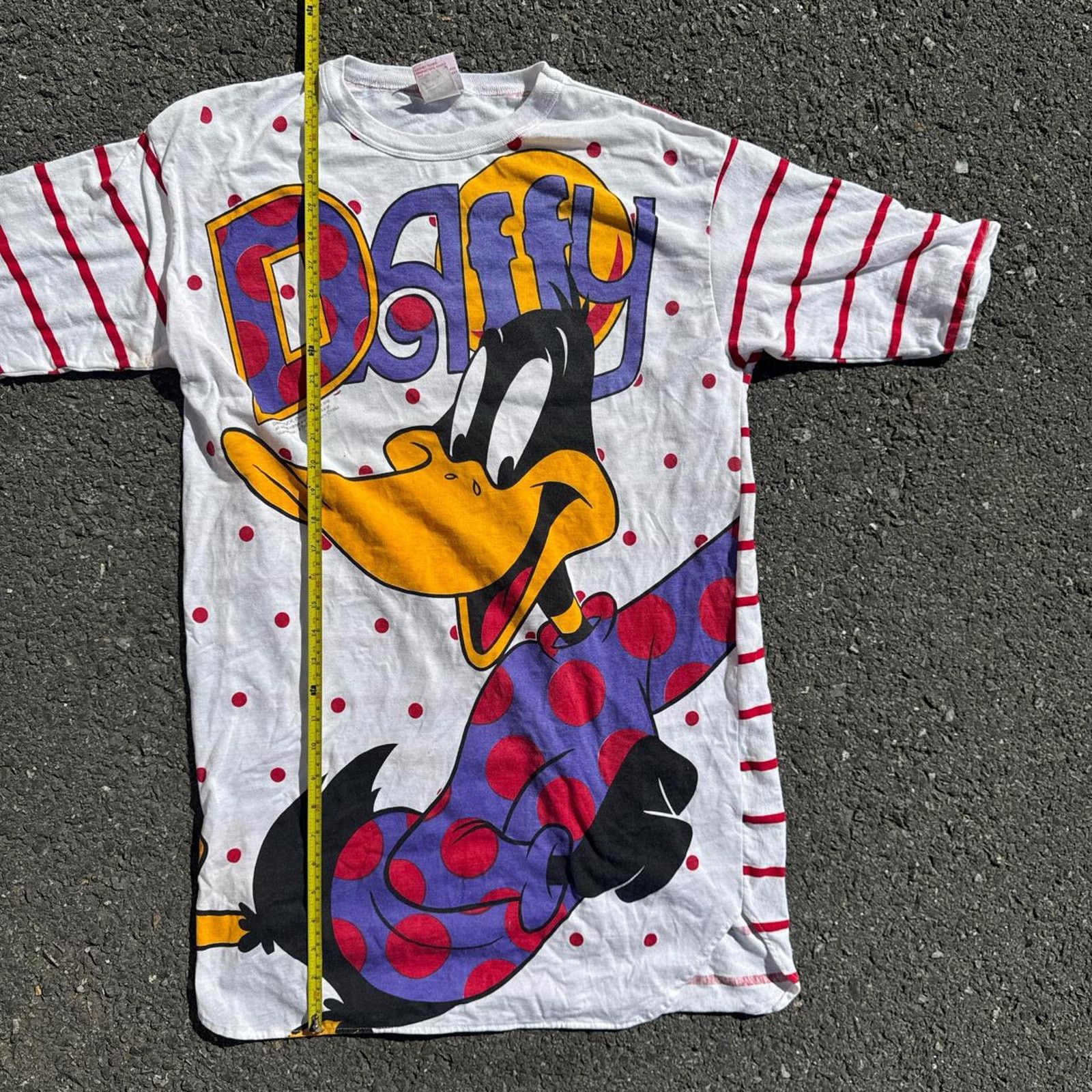 Warner Bros Vintage 1994 Looney Tunes AOP Tee – Daffy Duck shirt- Large Size US L / EU 52-54 / 3 - 8 Thumbnail