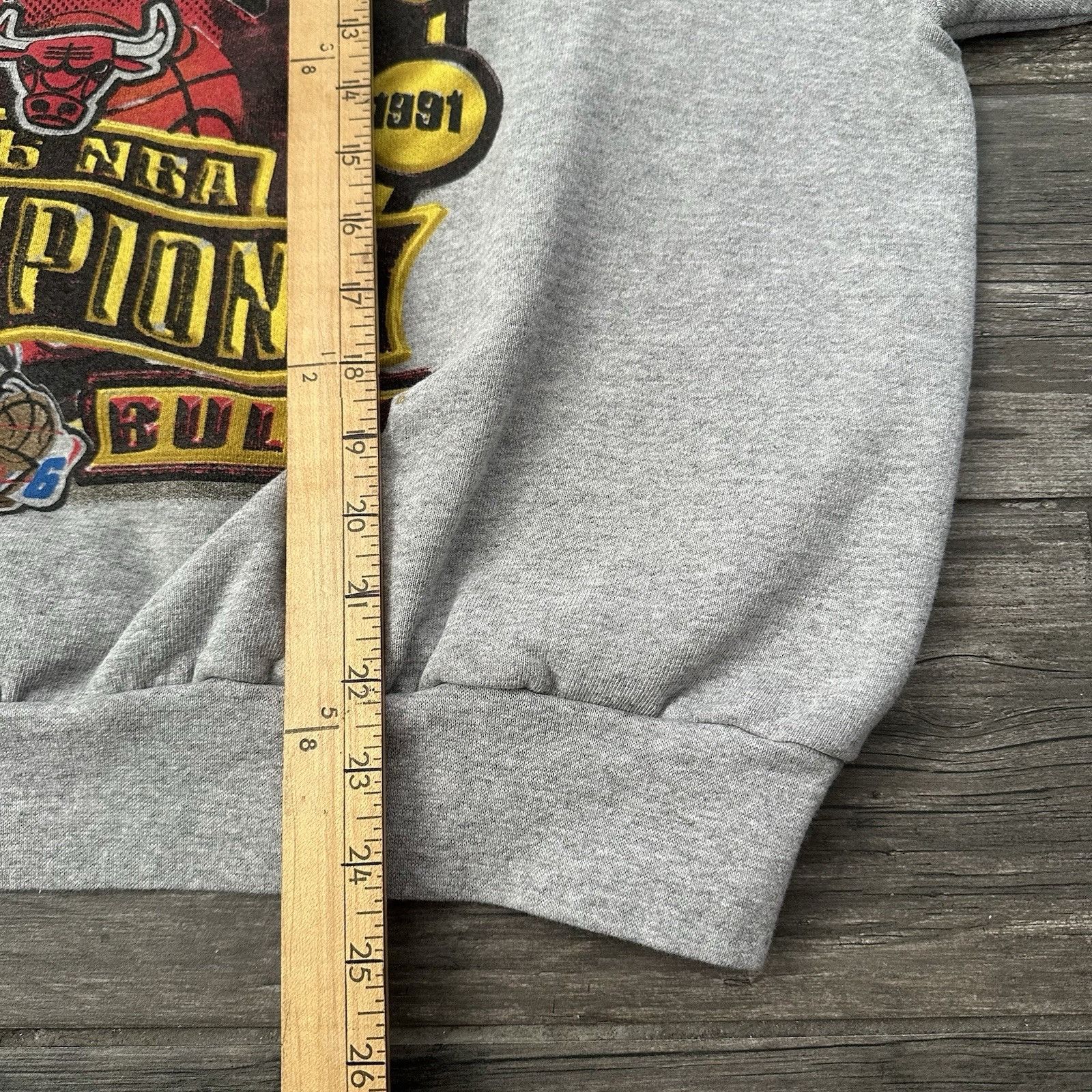 Starter VTG 1996 STARTER CHICAGO BULLS GRAY SWEATSHIRT NBA BASKETBAL Size US L / EU 52-54 / 3 - 5 Thumbnail