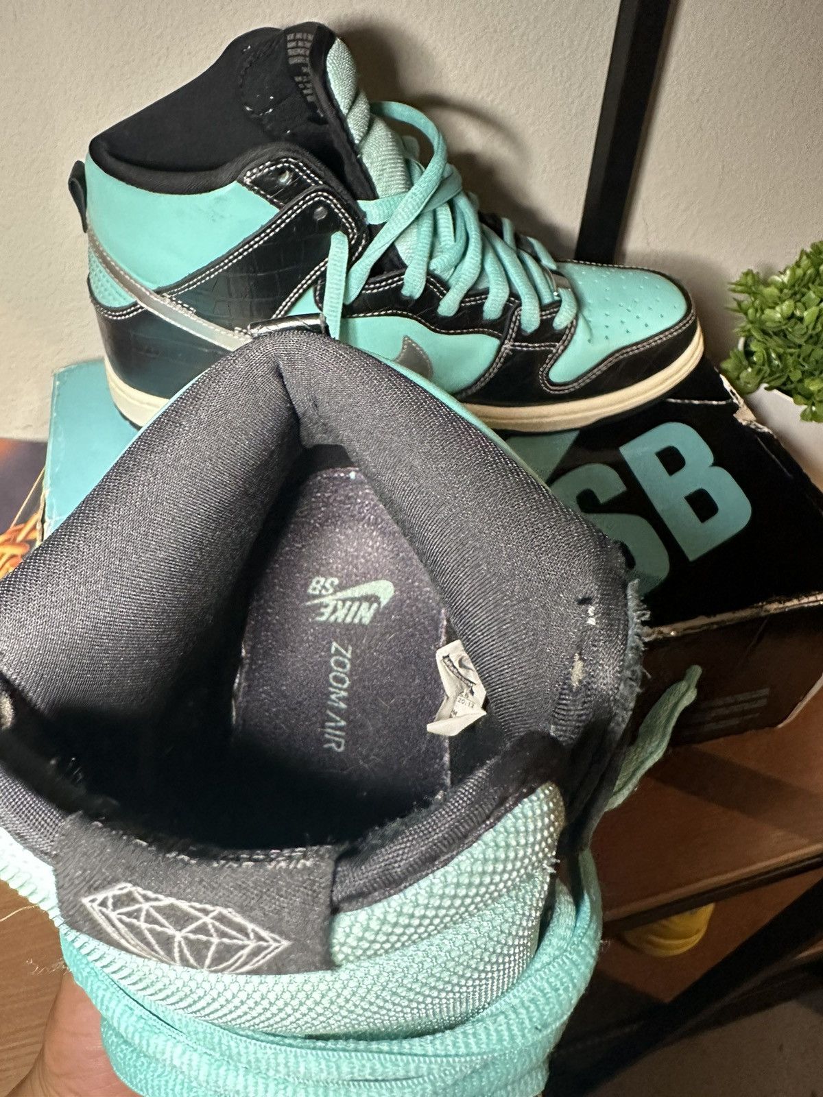 Diamond Supply Co. × Nike Nike SB Dunk High Premium x Diamond Supply Co. Tiffany 2014 Size US 10 / EU 43 - 8 Thumbnail