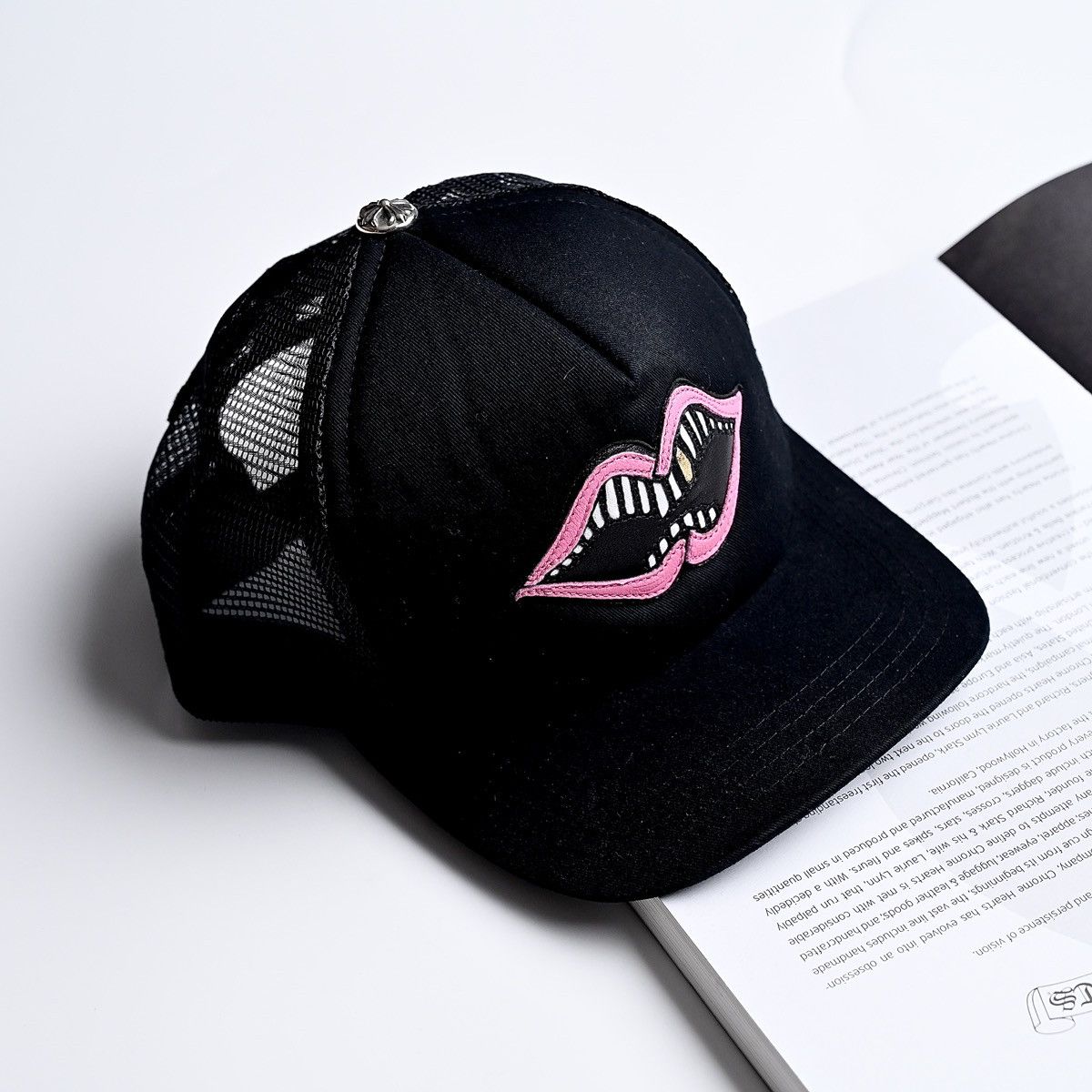 Chrome Hearts CHROME HEARTS MATTY BOY LEATHER CHOMPER LIPS TRUCKER HAT Size ONE SIZE - 1 Thumbnail