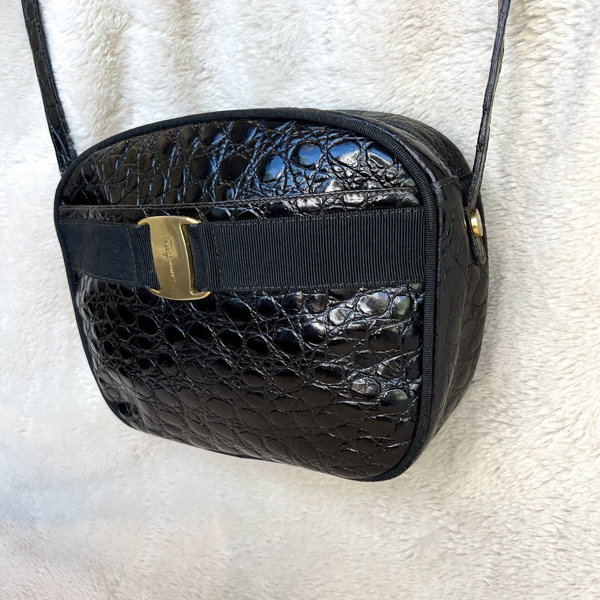Salvatore Ferragamo Ferragamo Vala Black Croco Embossed Crossbody Bag Size ONE SIZE - 4 Thumbnail