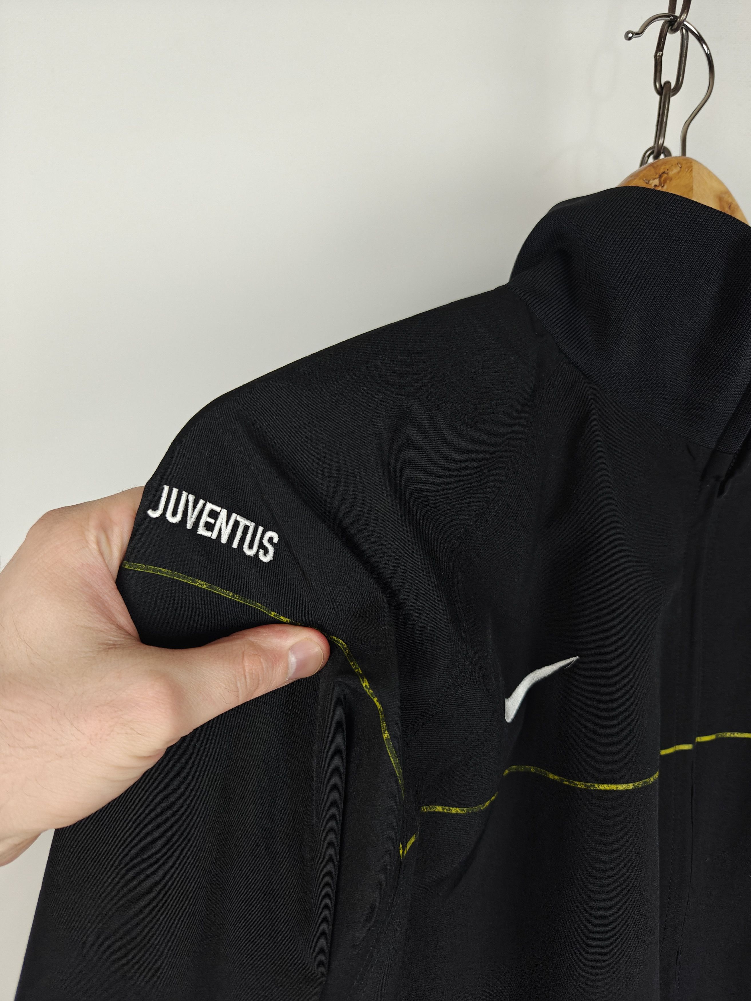 Nike Nike x Juventus Track Top Zip Jacket Black VTG size L Size US L / EU 52-54 / 3 - 7 Thumbnail