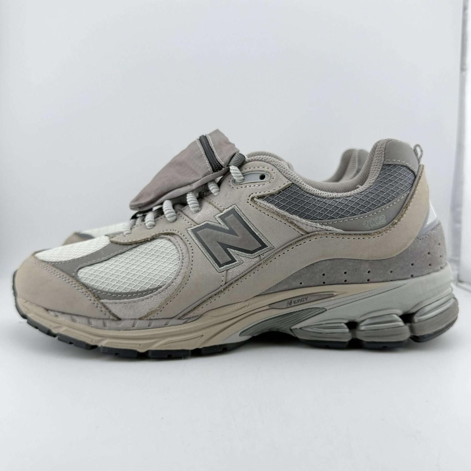 New Balance New Balance 2002R Grey Pocket 10.5 Used OG Box Size US 10.5 / EU 43-44 - 2 Thumbnail