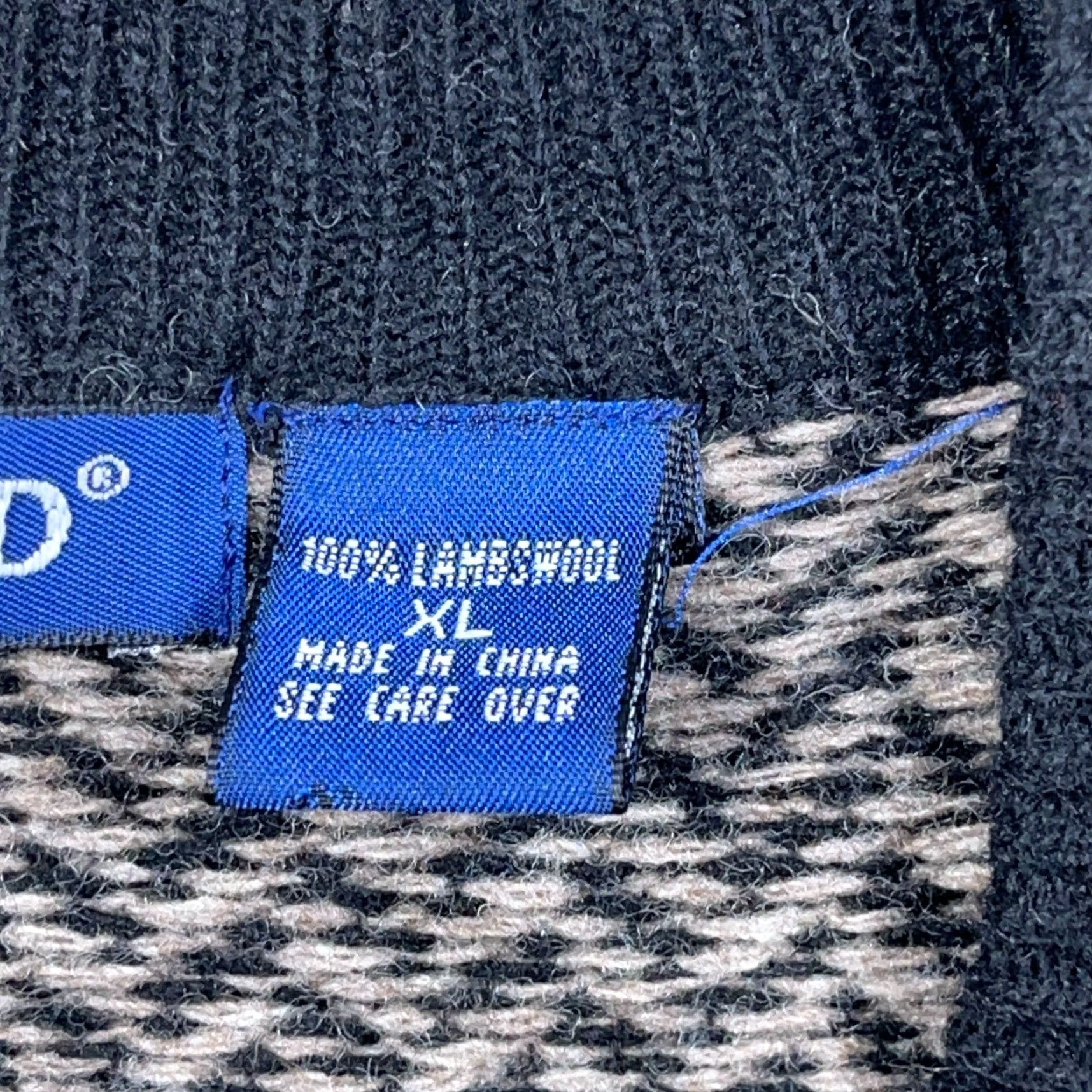 Izod VINTAGE IZOD Sweater Vest Men XL Tan Black Lambs Wool Cardigan Grandpa Golf Vest Herringbone 90s Mens Classic Golf Size US XL / EU 56 / 4 - 4 Thumbnail