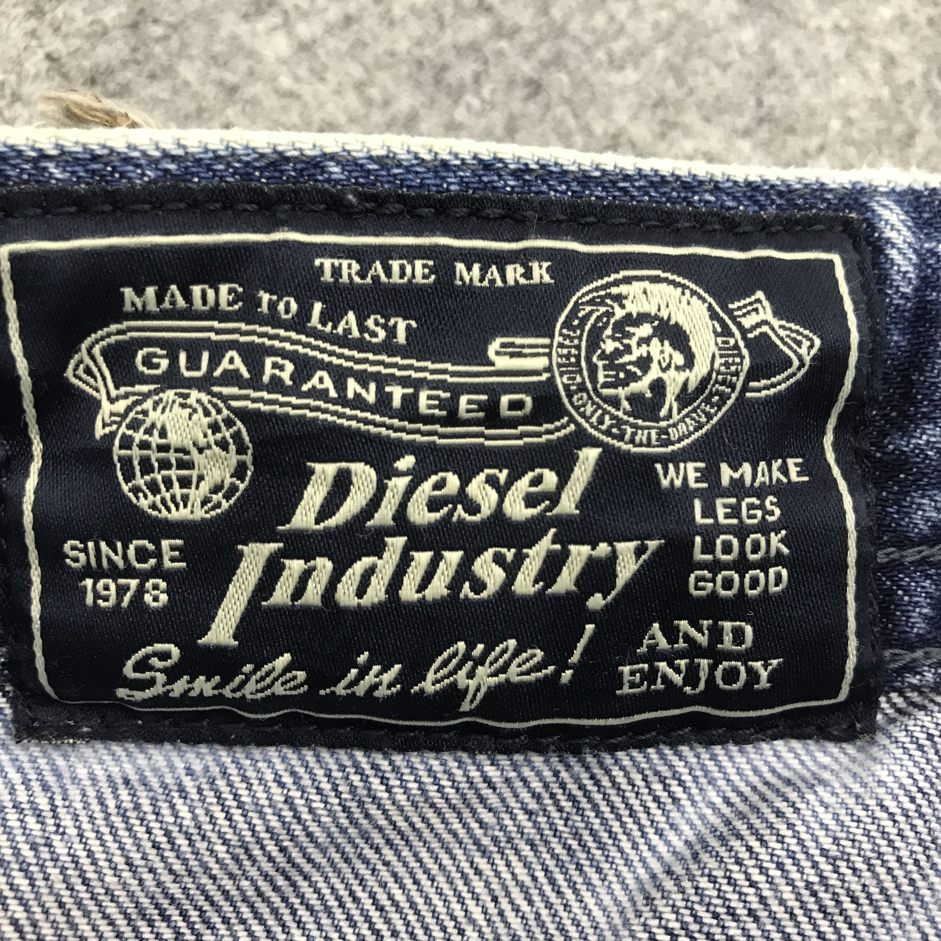 Diesel Rare Diesel industry Denim shorts pants Size US 30 / EU 46 - 12 Thumbnail