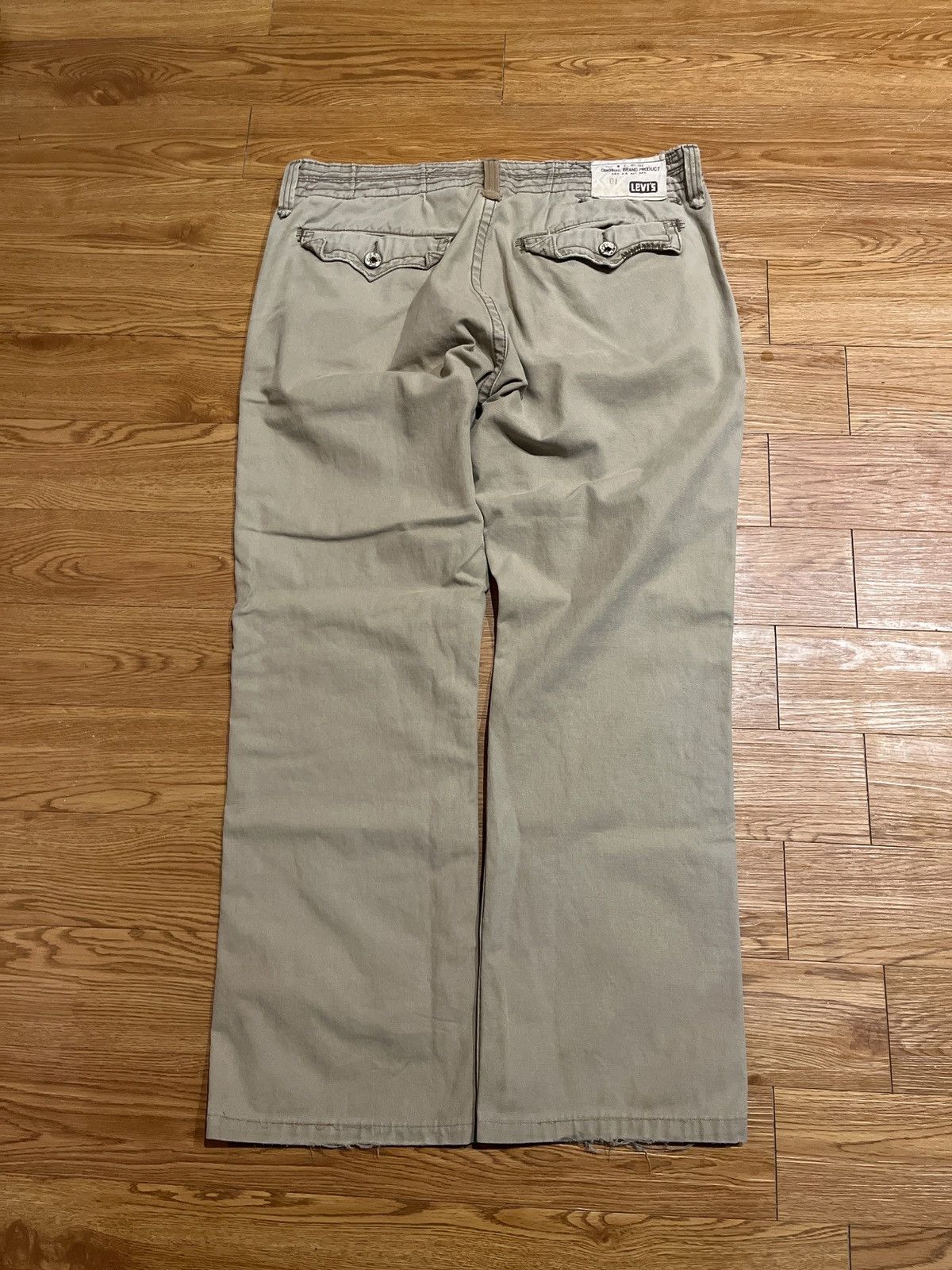 Levi's vintage 90’s baggy levi’s khaki pants Size US 36 / EU 52 - 1 Thumbnail