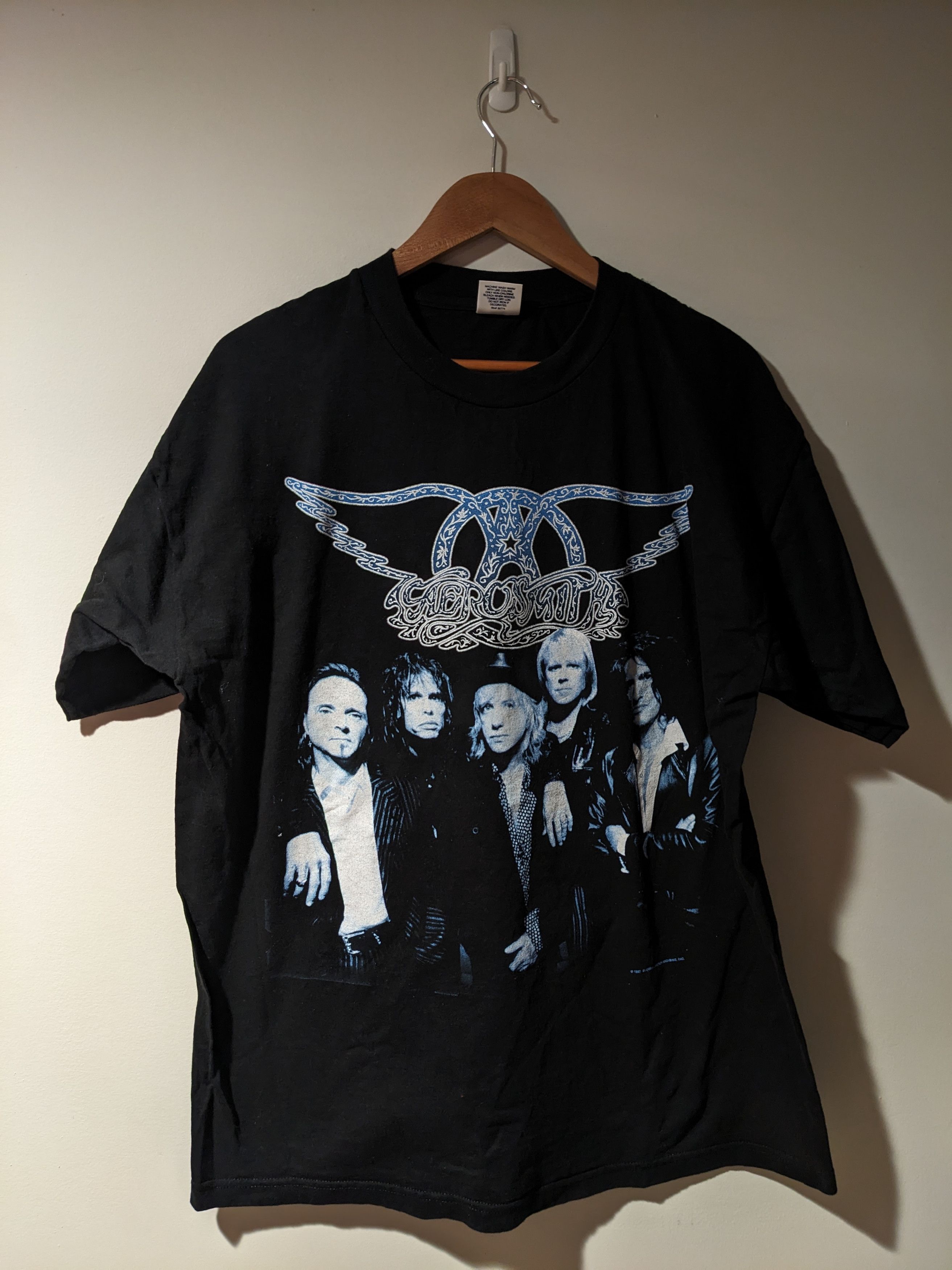 Band Tees Vintage 1997 Aerosmith Nine Lives World Tour T-Shirt Size US XL / EU 56 / 4 - 1 Thumbnail