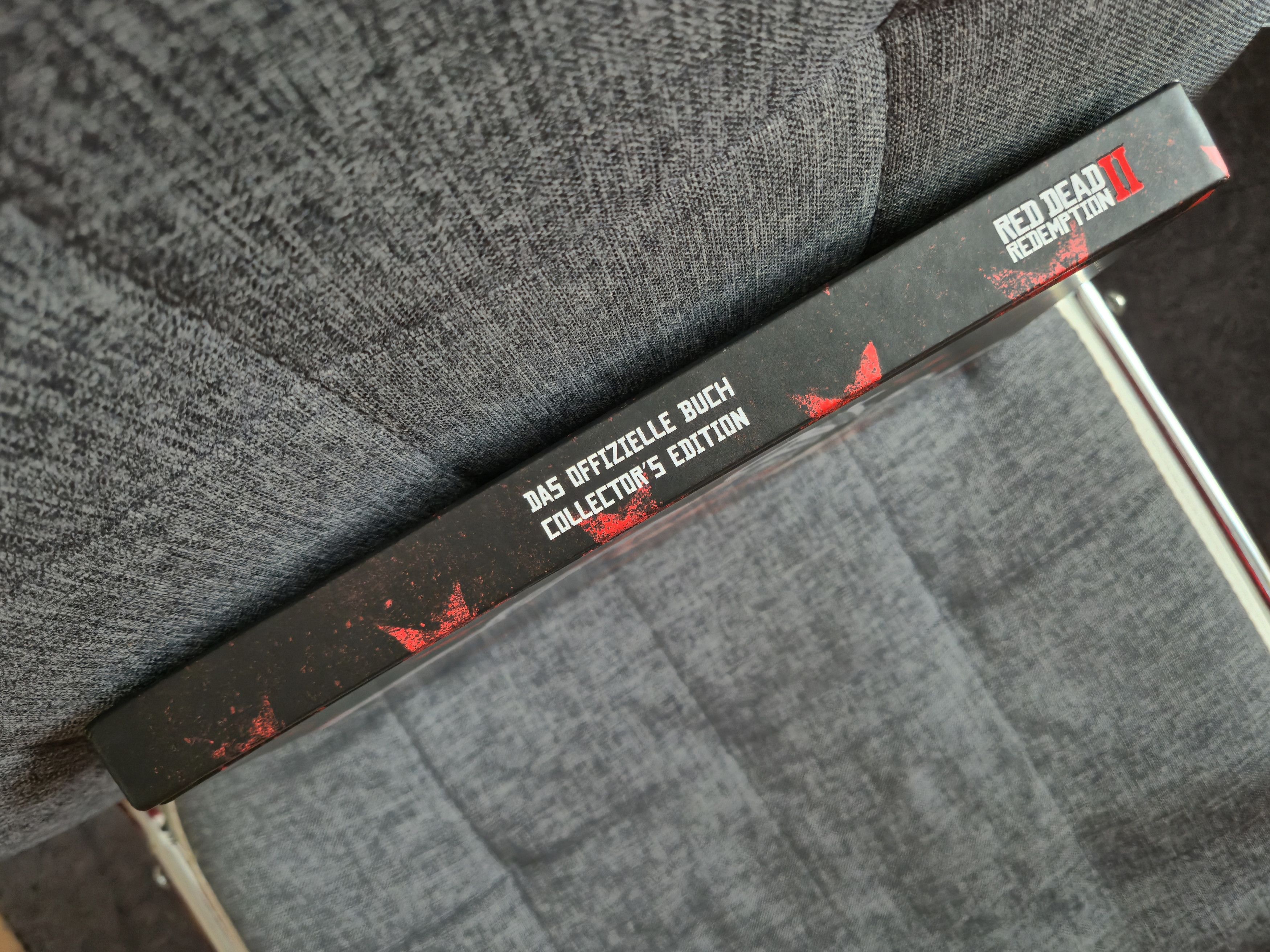 Rockstar Games Red Dead Redemption 2 Official Guide Collector’s Edition Size 46 - 4 Thumbnail