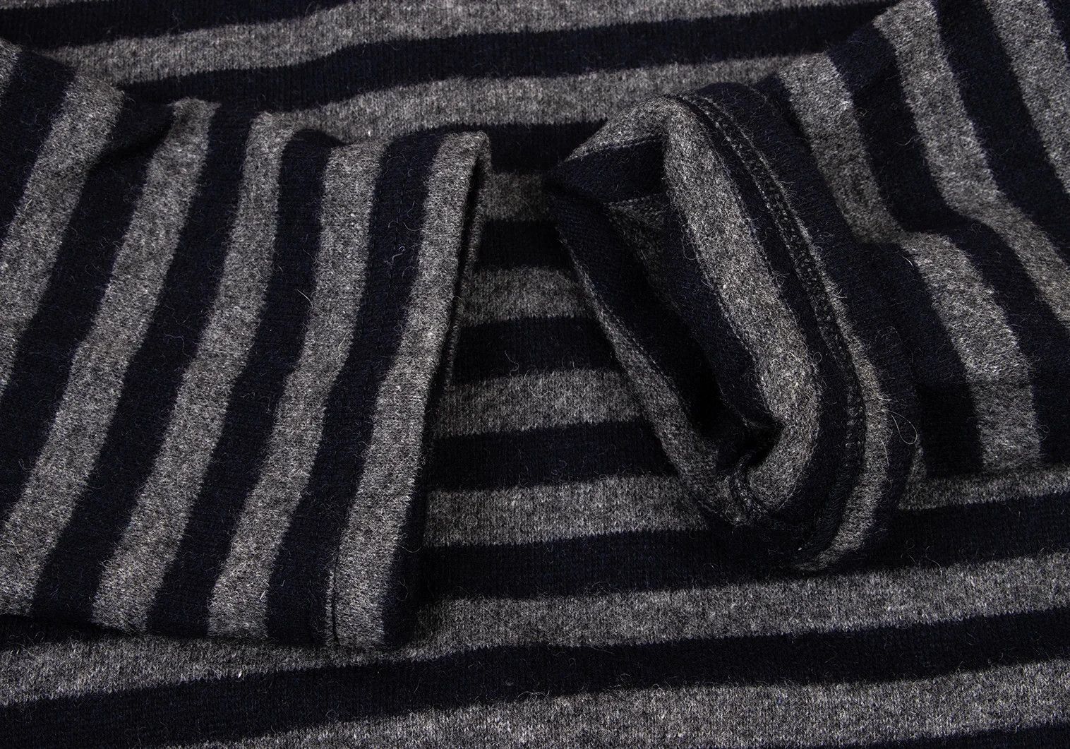 Yohji Yamamoto Altered Hem Striped Knit Top in Navy Gray Size 3 Size US M / EU 48-50 / 2 - 5 Thumbnail