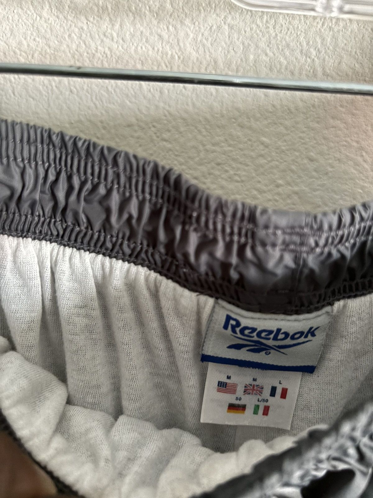 Reebok VINTAGE REEBOK GREY TRACKPANTS Size US 29 - 3 Thumbnail