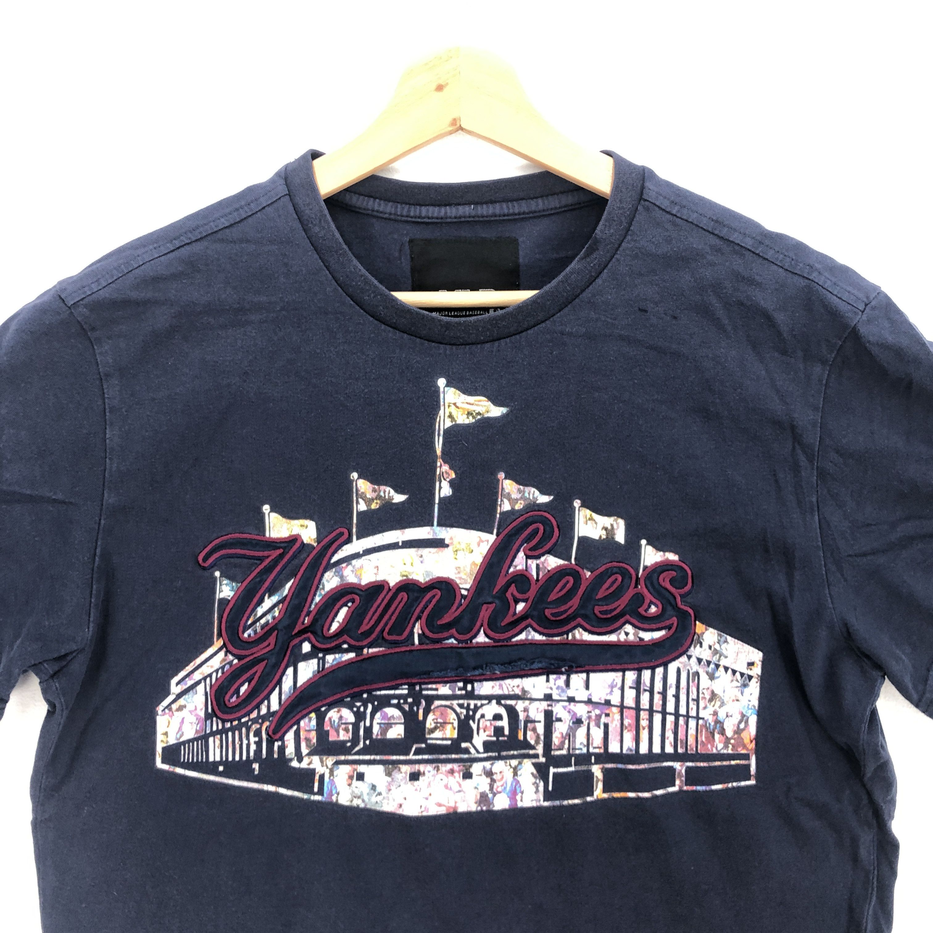 MLB Vintage Y2K Yankees T Shirt MLB Baseball Crewneck Tees Size US L / EU 52-54 / 3 - 2 Thumbnail