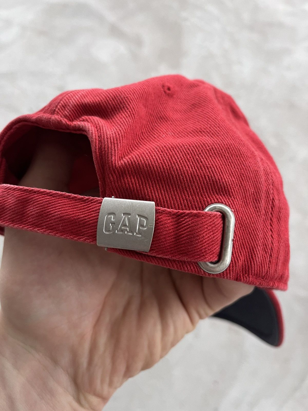 Gap Vintage Gap Red Avantgarde Minimalistic Cap Hat Yeezy style Size ONE SIZE - 8 Thumbnail