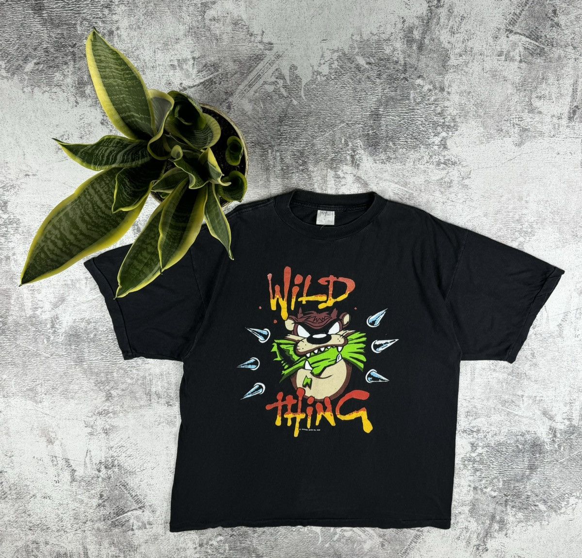 Warner Bros 90S Looney Tunes Warner Bros 1989 Wild Thing Cartoon T Shirt Size US XL / EU 56 / 4 - 1 Thumbnail